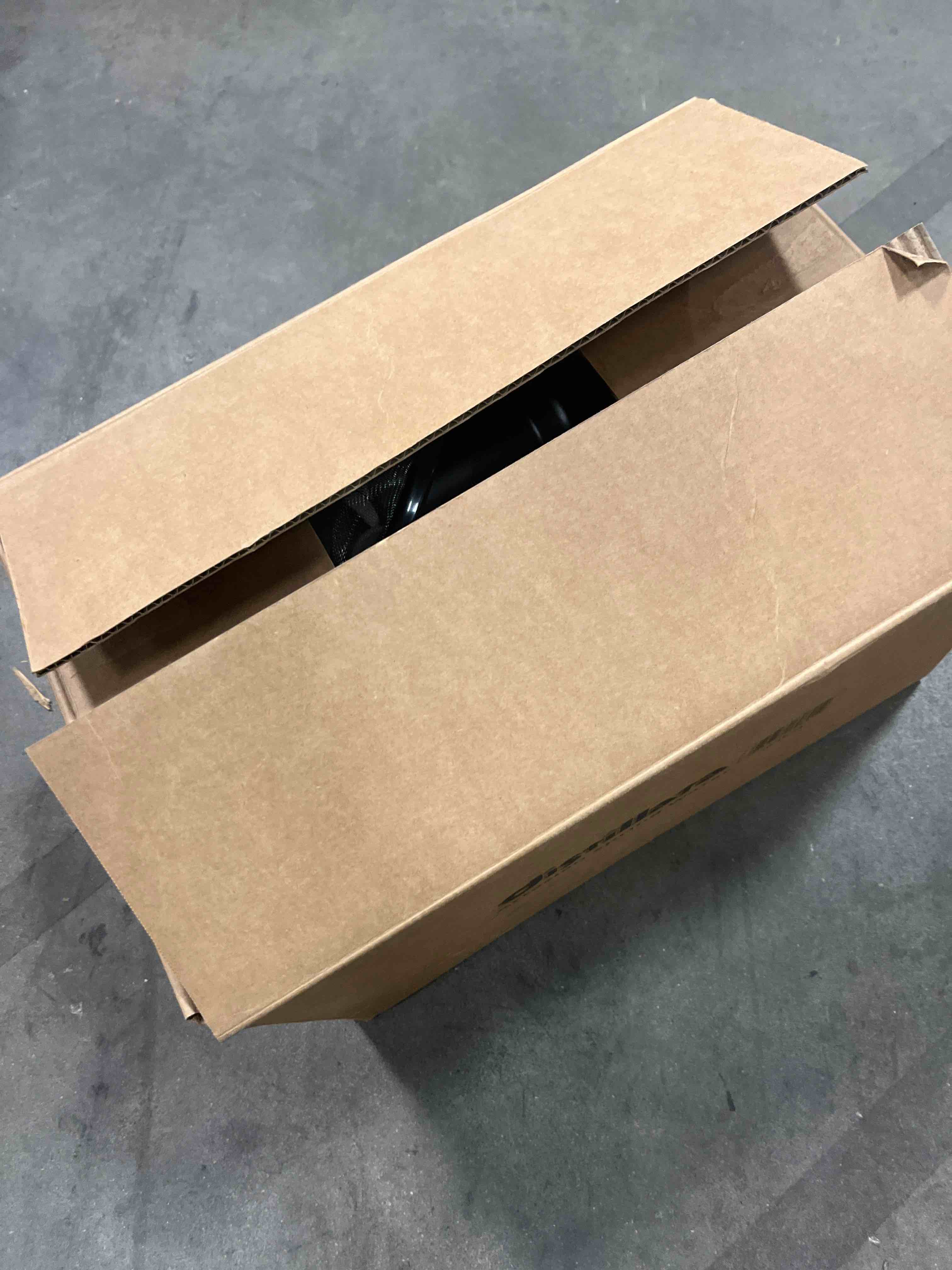 https://s3.amazonaws.com/lotting-images-prod/bidfta/TEA1664508_1753990931561.jpeg
