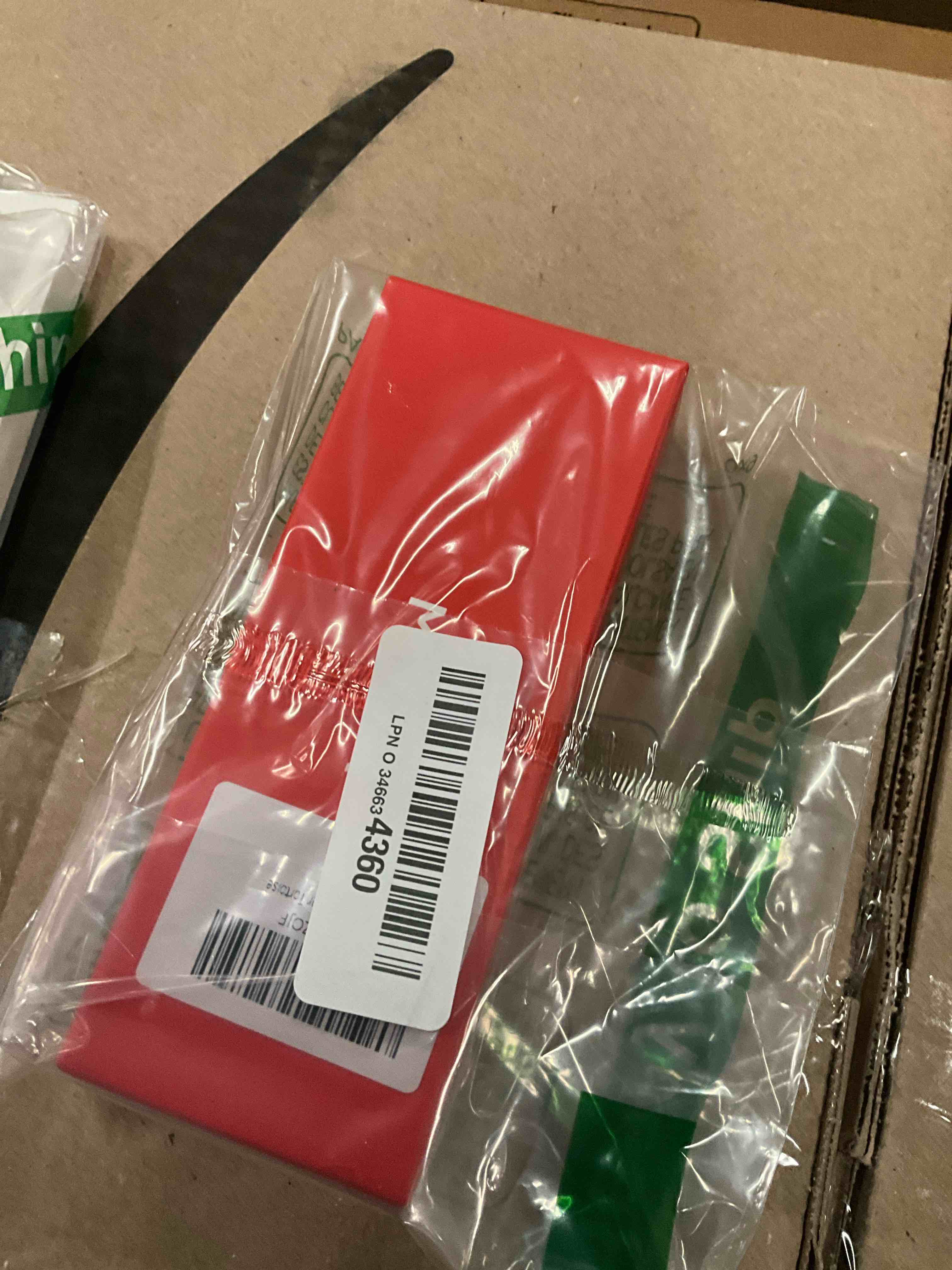https://s3.amazonaws.com/lotting-images-prod/bidfta/TEA1665918_1754919819782.jpeg