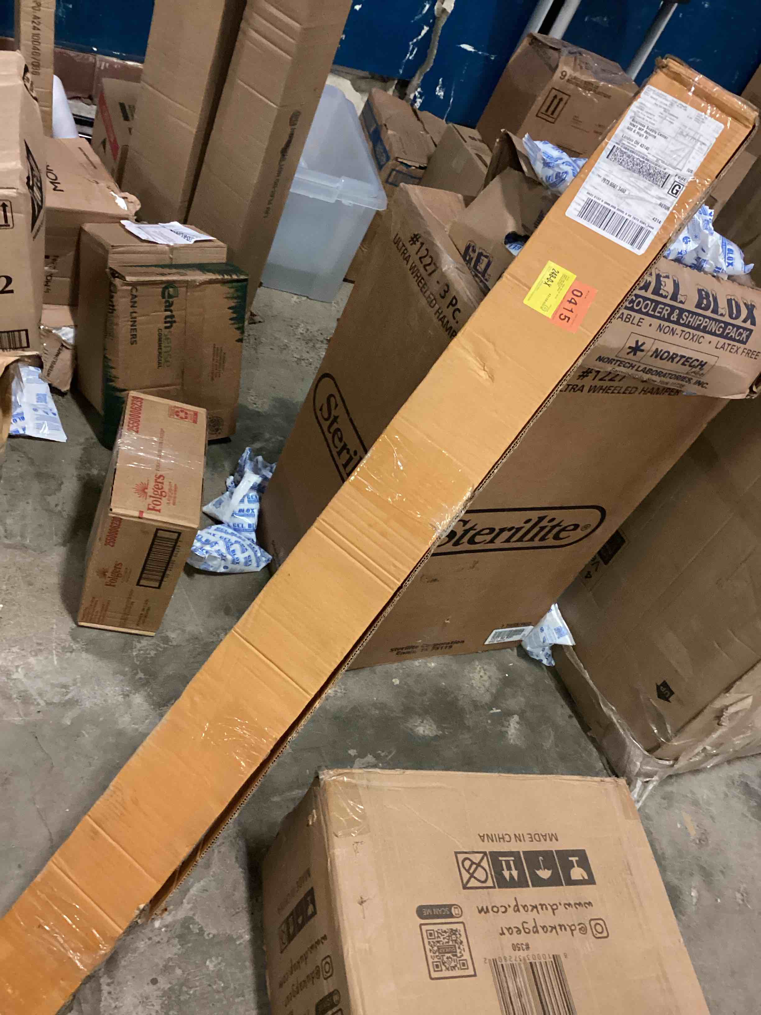 https://s3.amazonaws.com/lotting-images-prod/bidfta/TEA1667213_1750346507143.jpeg