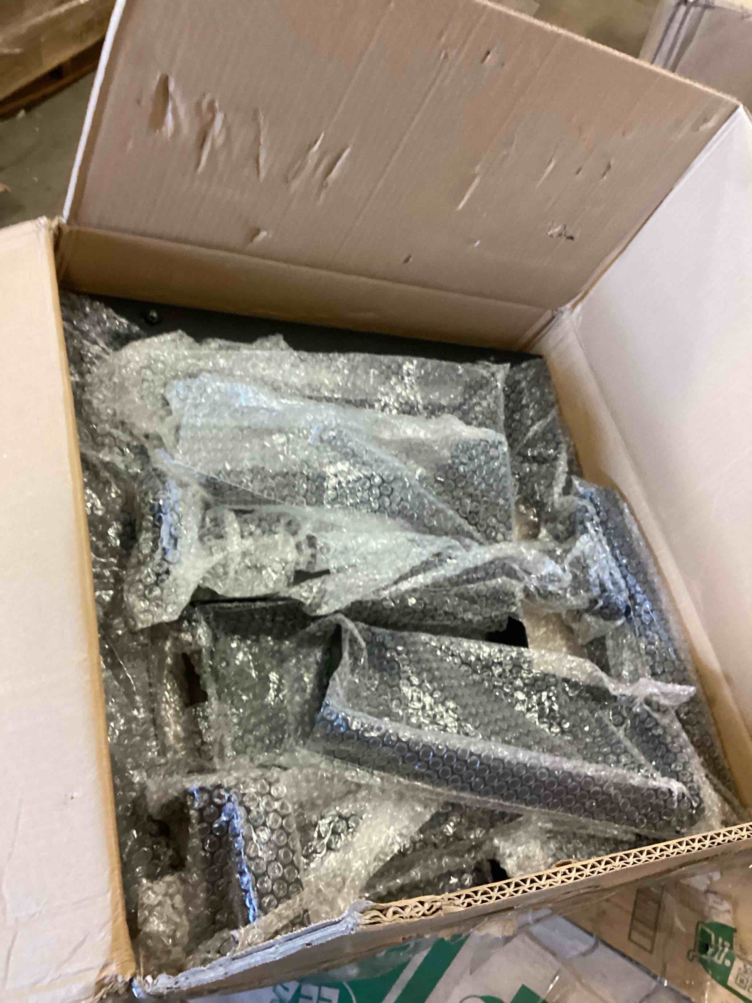 https://s3.amazonaws.com/lotting-images-prod/bidfta/TEA1667332_1750691716013.jpeg