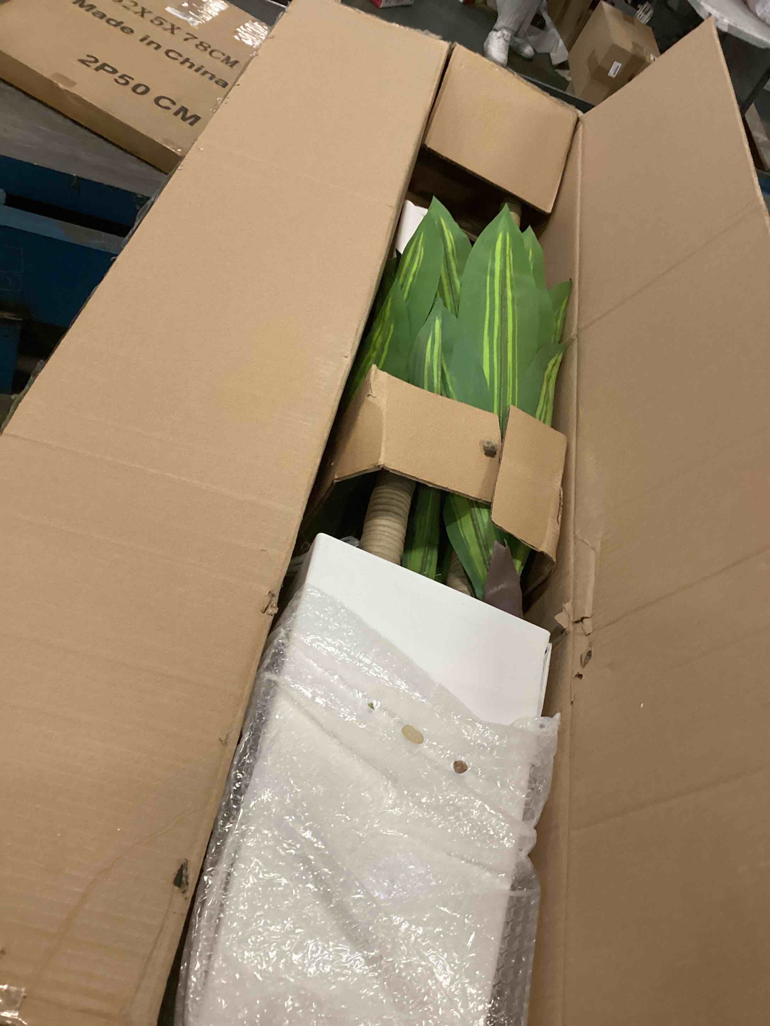 https://s3.amazonaws.com/lotting-images-prod/bidfta/TEA1675330_1737747785716.jpeg