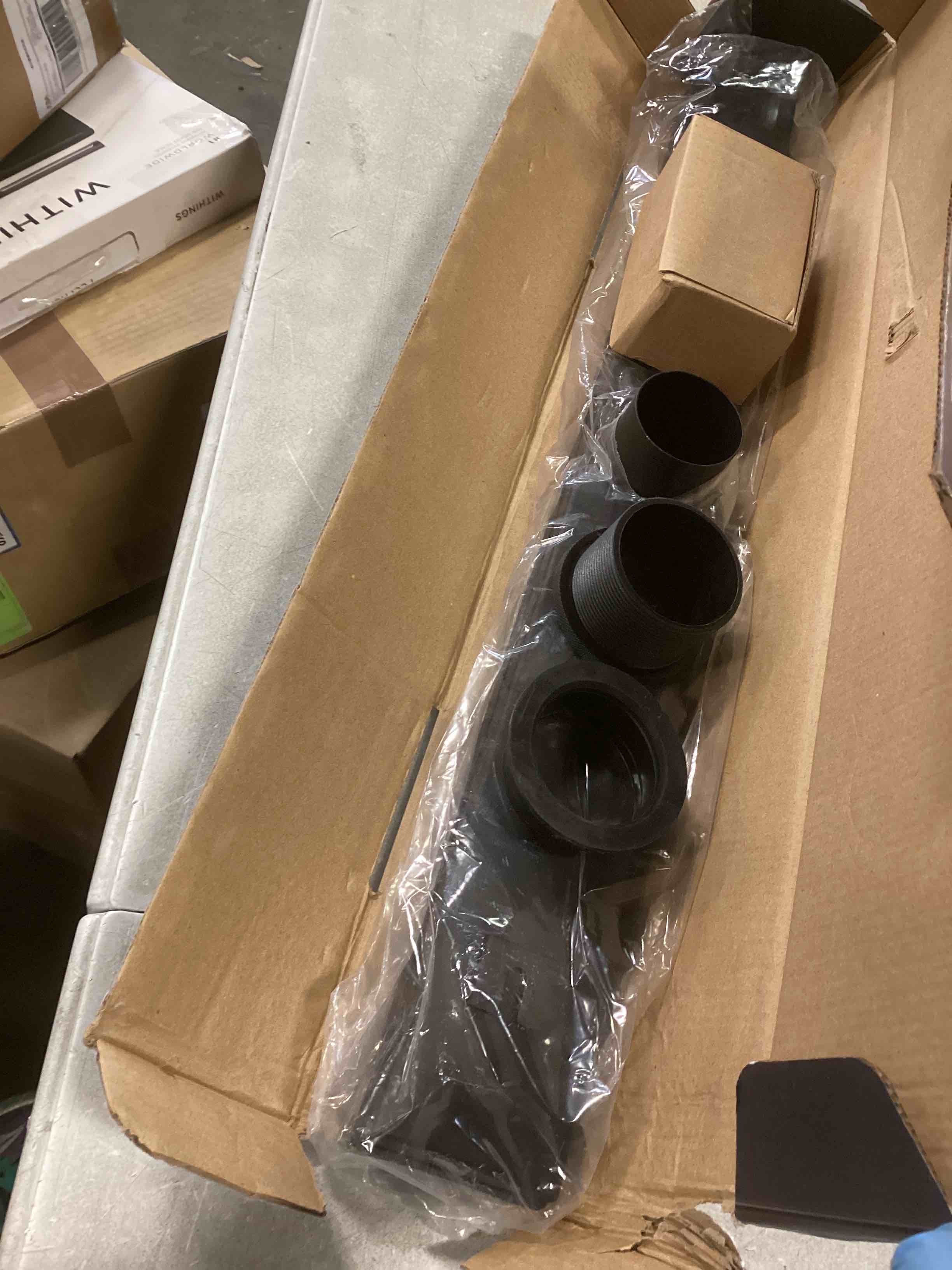 https://s3.amazonaws.com/lotting-images-prod/bidfta/TEA1676807_1738701669963.jpeg