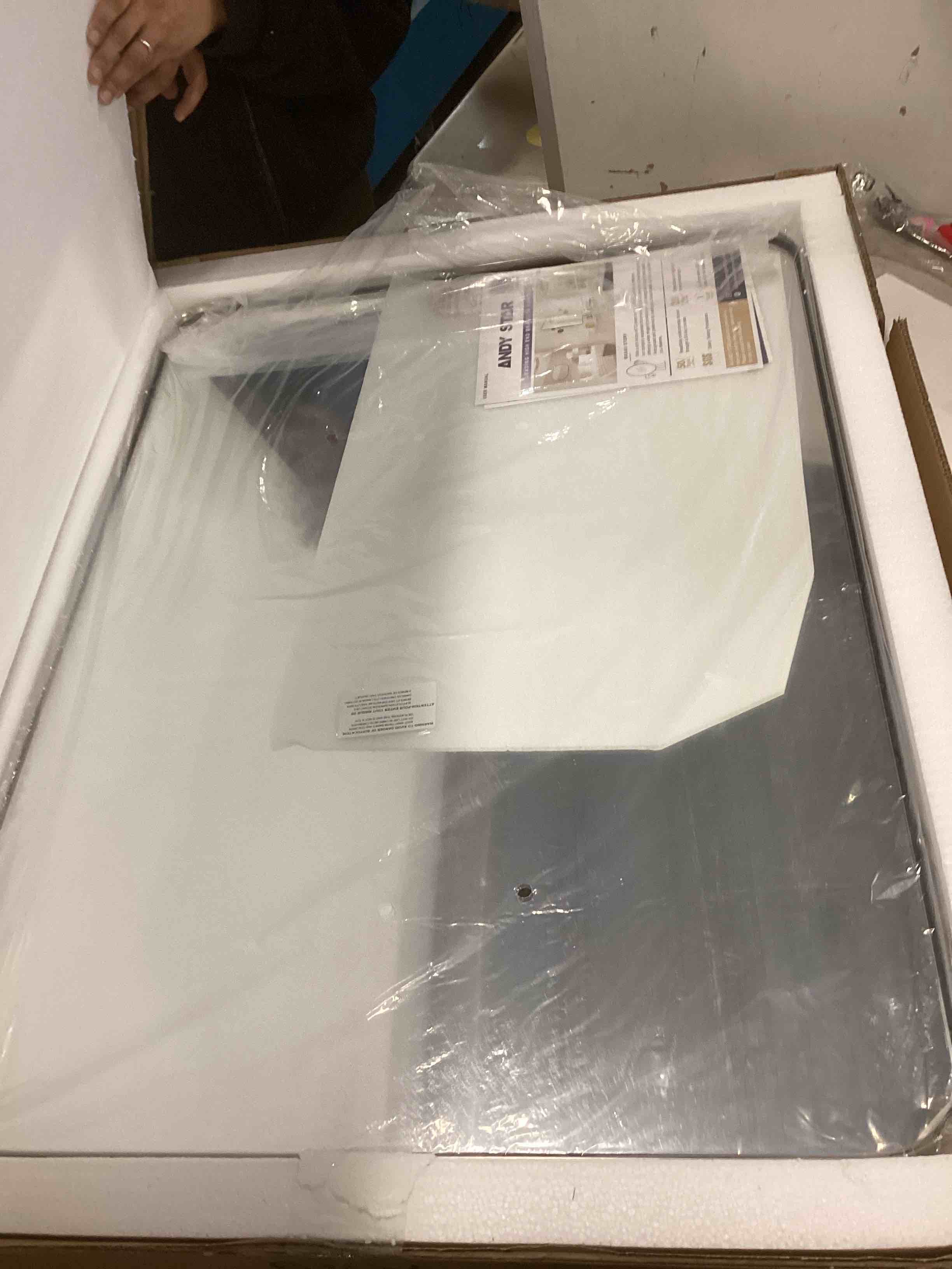 https://s3.amazonaws.com/lotting-images-prod/bidfta/TEA1676927_1738772989367.jpeg