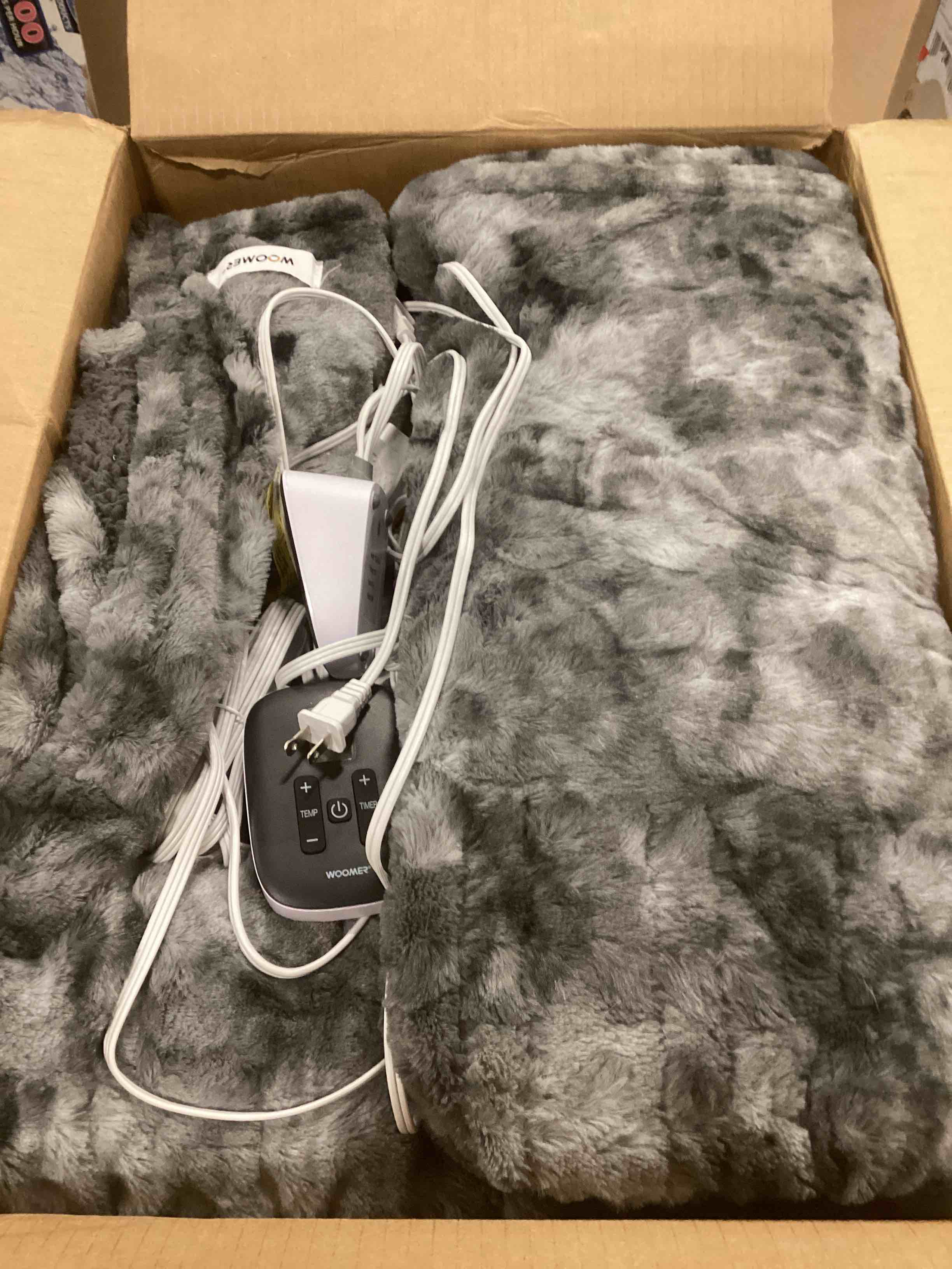 https://s3.amazonaws.com/lotting-images-prod/bidfta/TEA1677162_1738856662394.jpeg