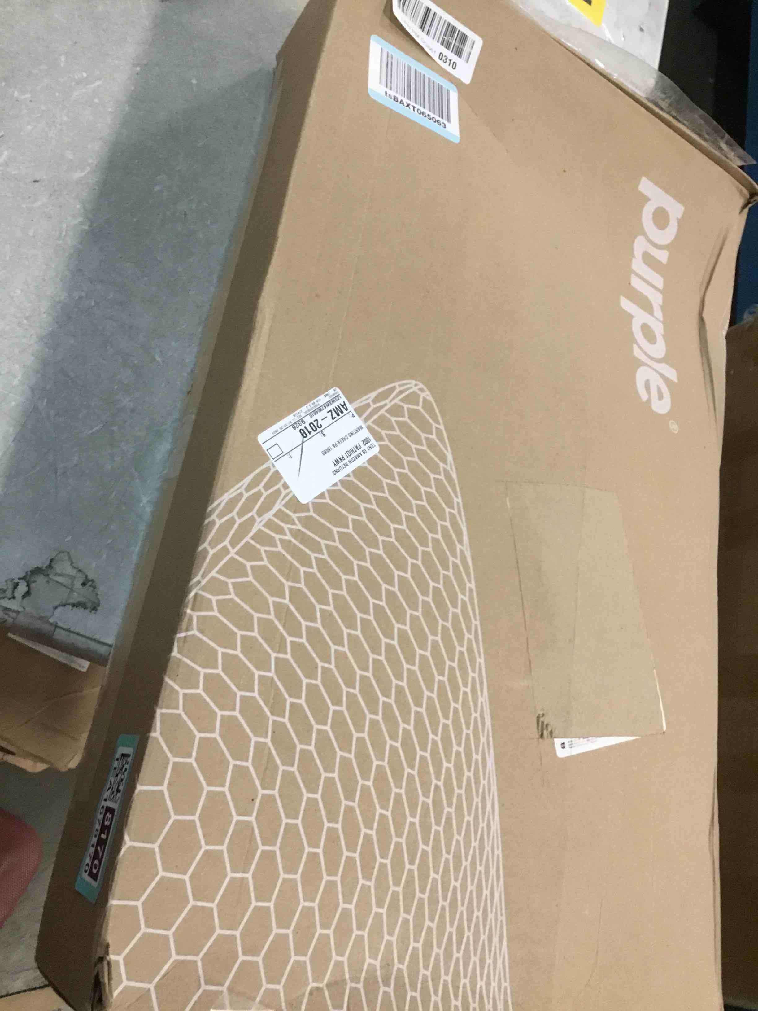 https://s3.amazonaws.com/lotting-images-prod/bidfta/TEA1678170_1734706551313.jpeg