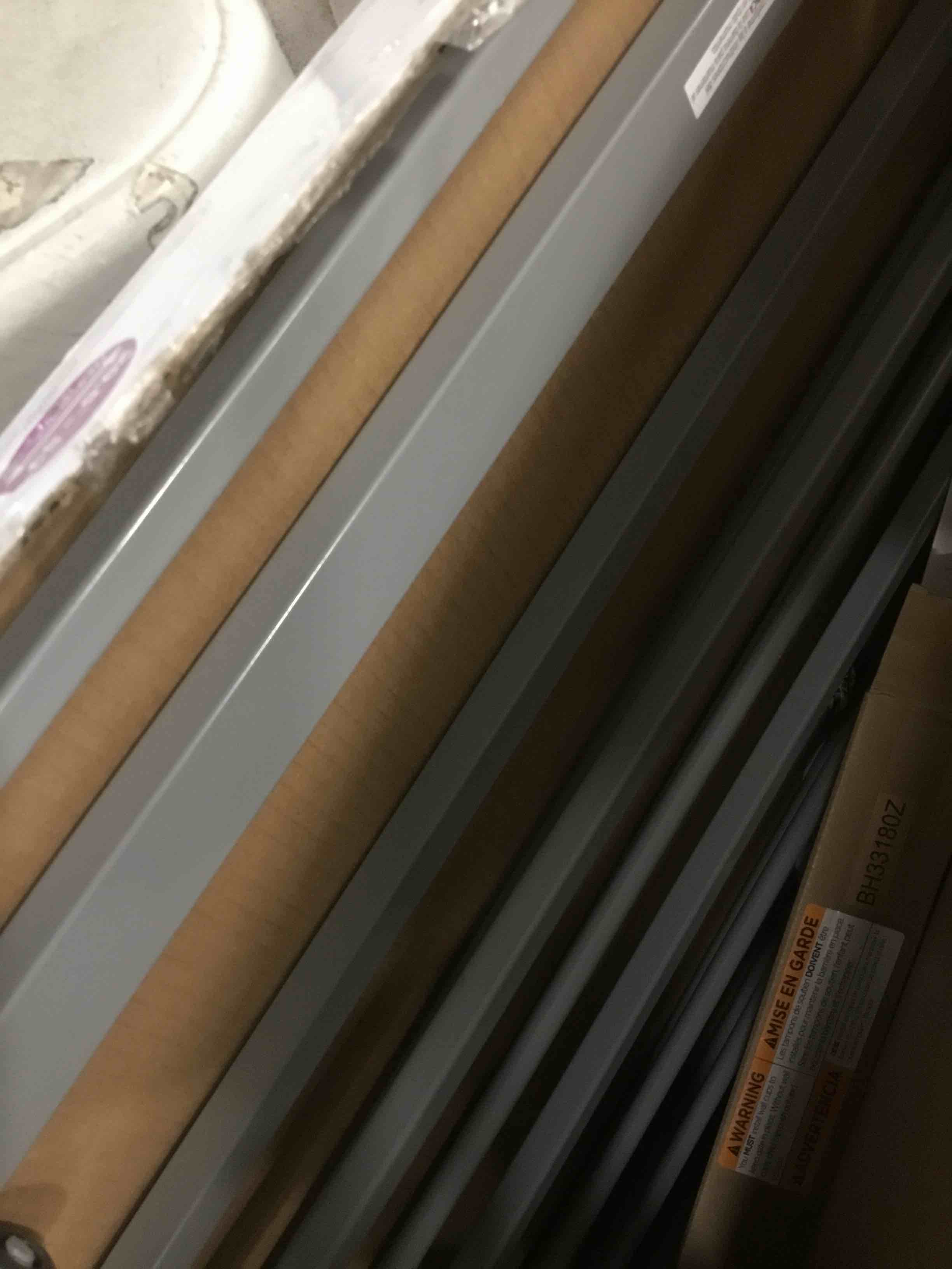 https://s3.amazonaws.com/lotting-images-prod/bidfta/TEA1678623_1735044293459.jpeg