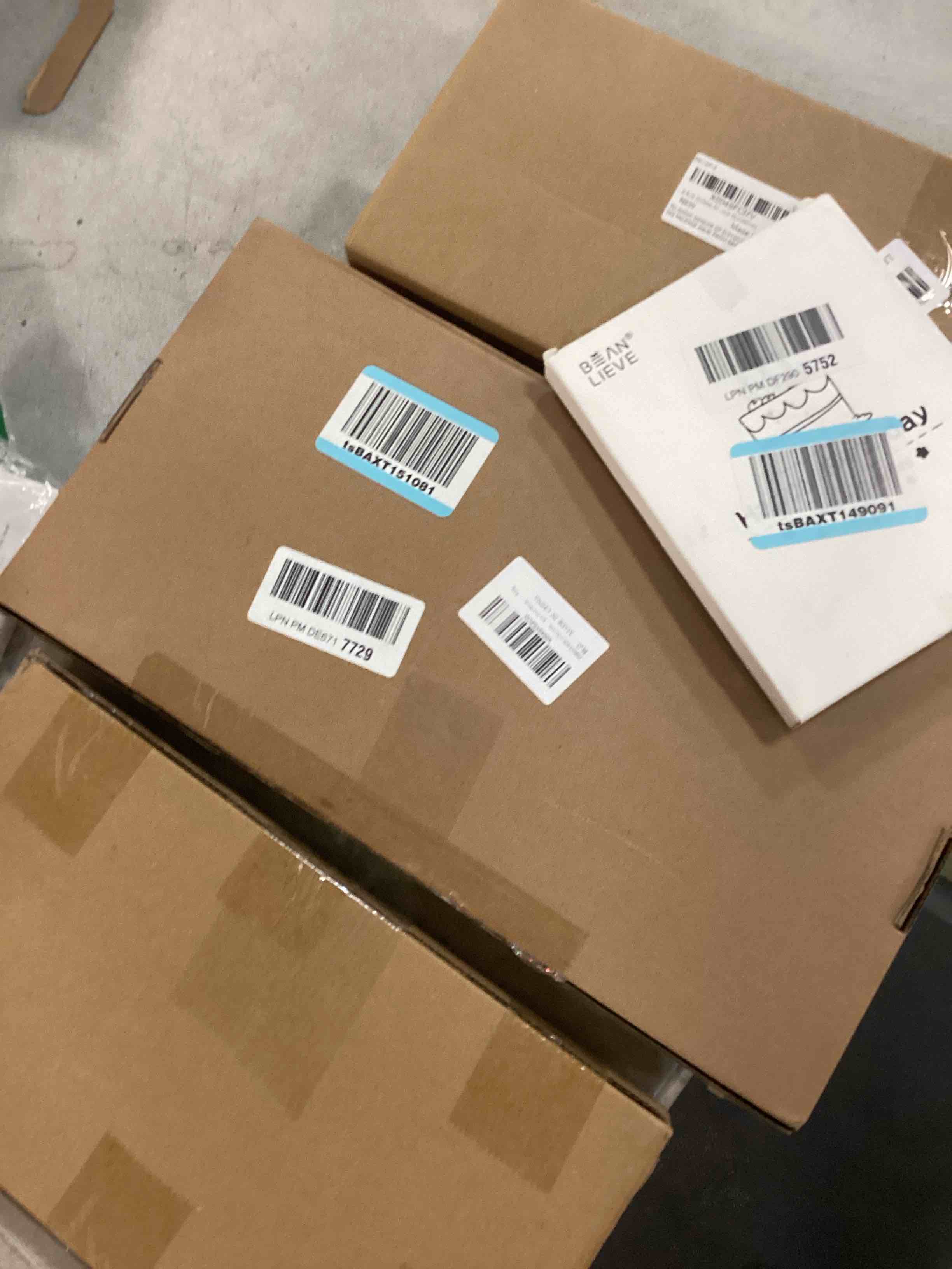 https://s3.amazonaws.com/lotting-images-prod/bidfta/TEA1679745_1735670753155.jpeg