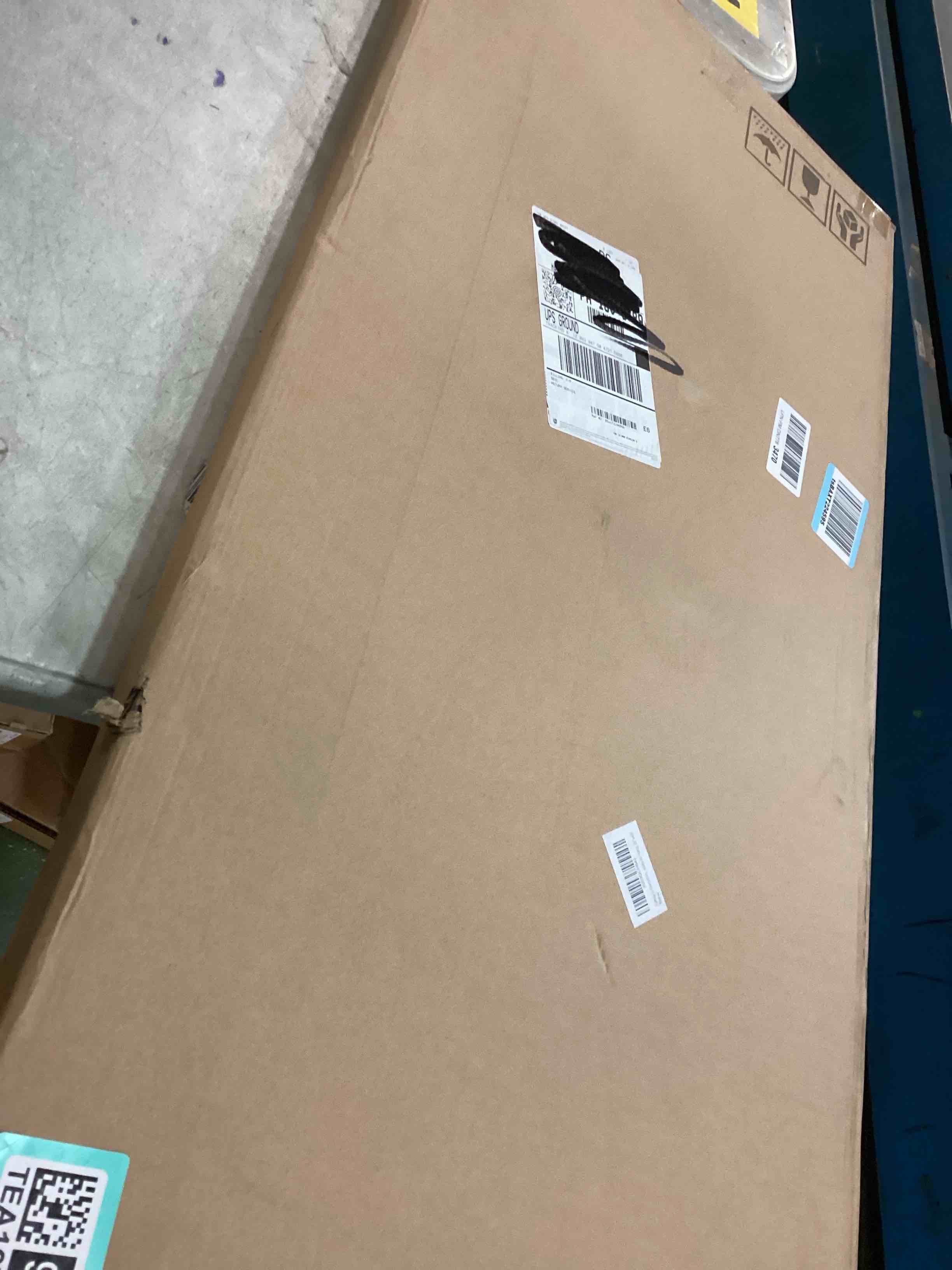 https://s3.amazonaws.com/lotting-images-prod/bidfta/TEA1679783_1735677767912.jpeg