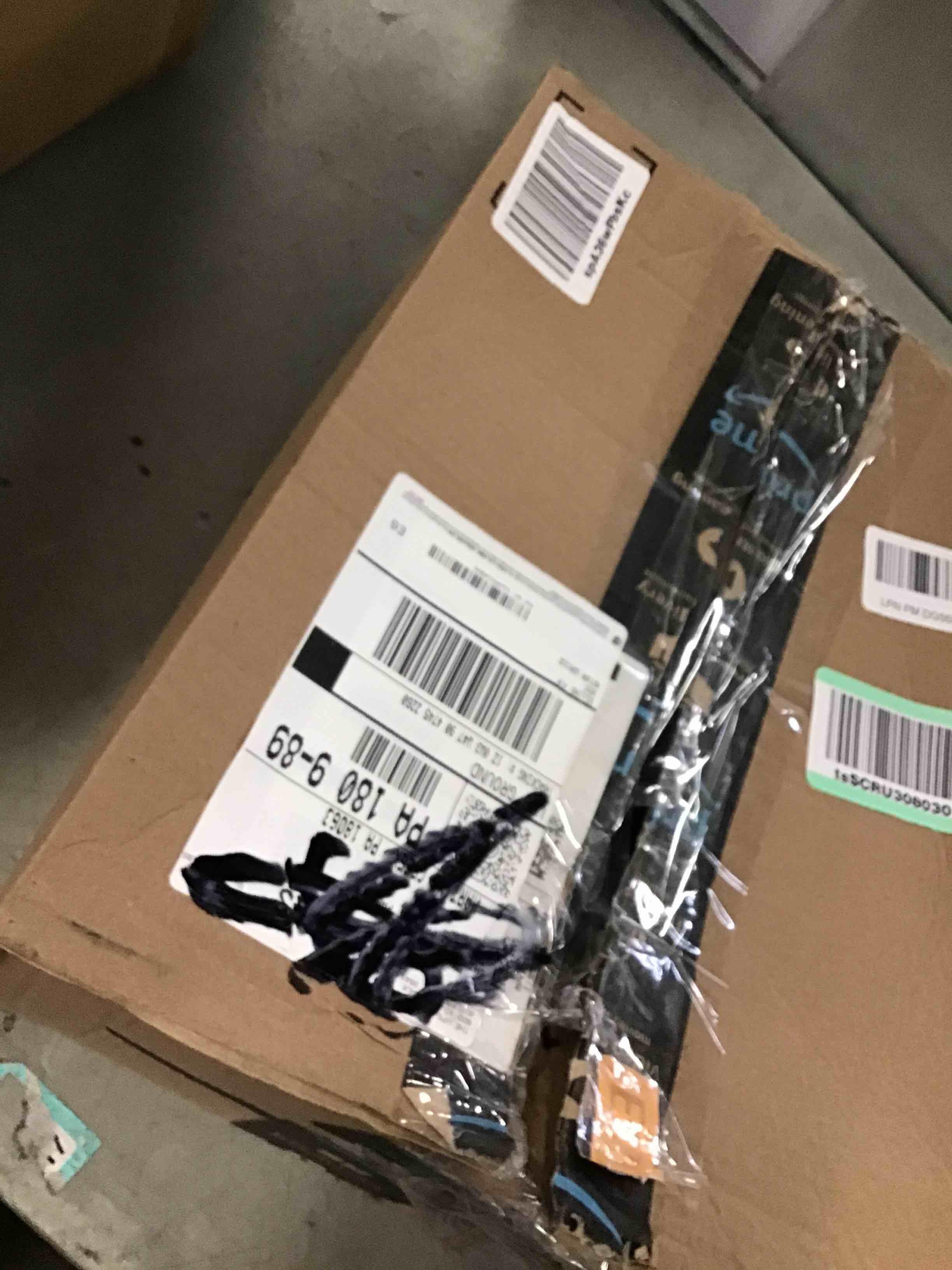 https://s3.amazonaws.com/lotting-images-prod/bidfta/TEA1679905_1735839270665.jpeg