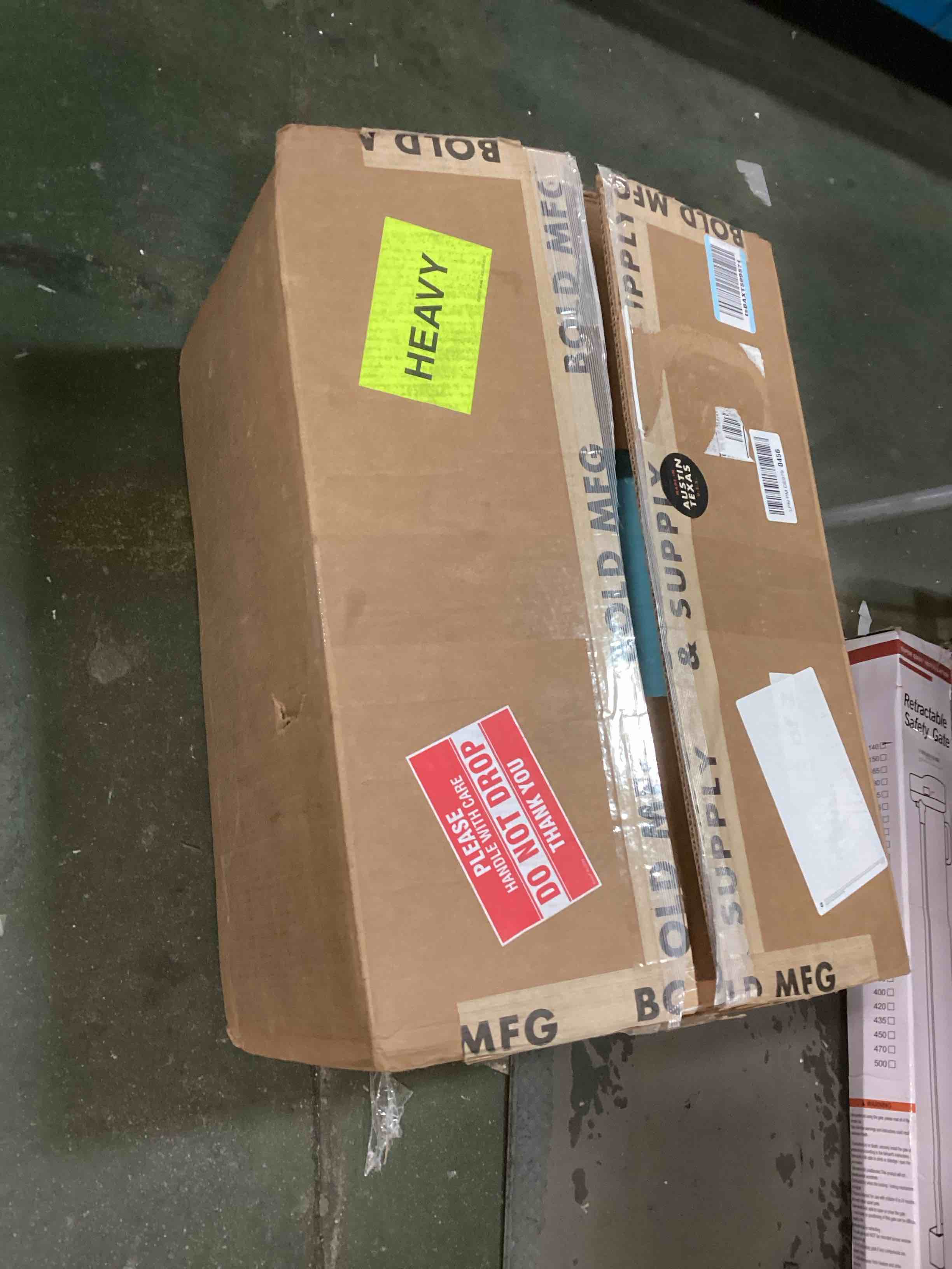 https://s3.amazonaws.com/lotting-images-prod/bidfta/TEA1681196_1734500315386.jpeg