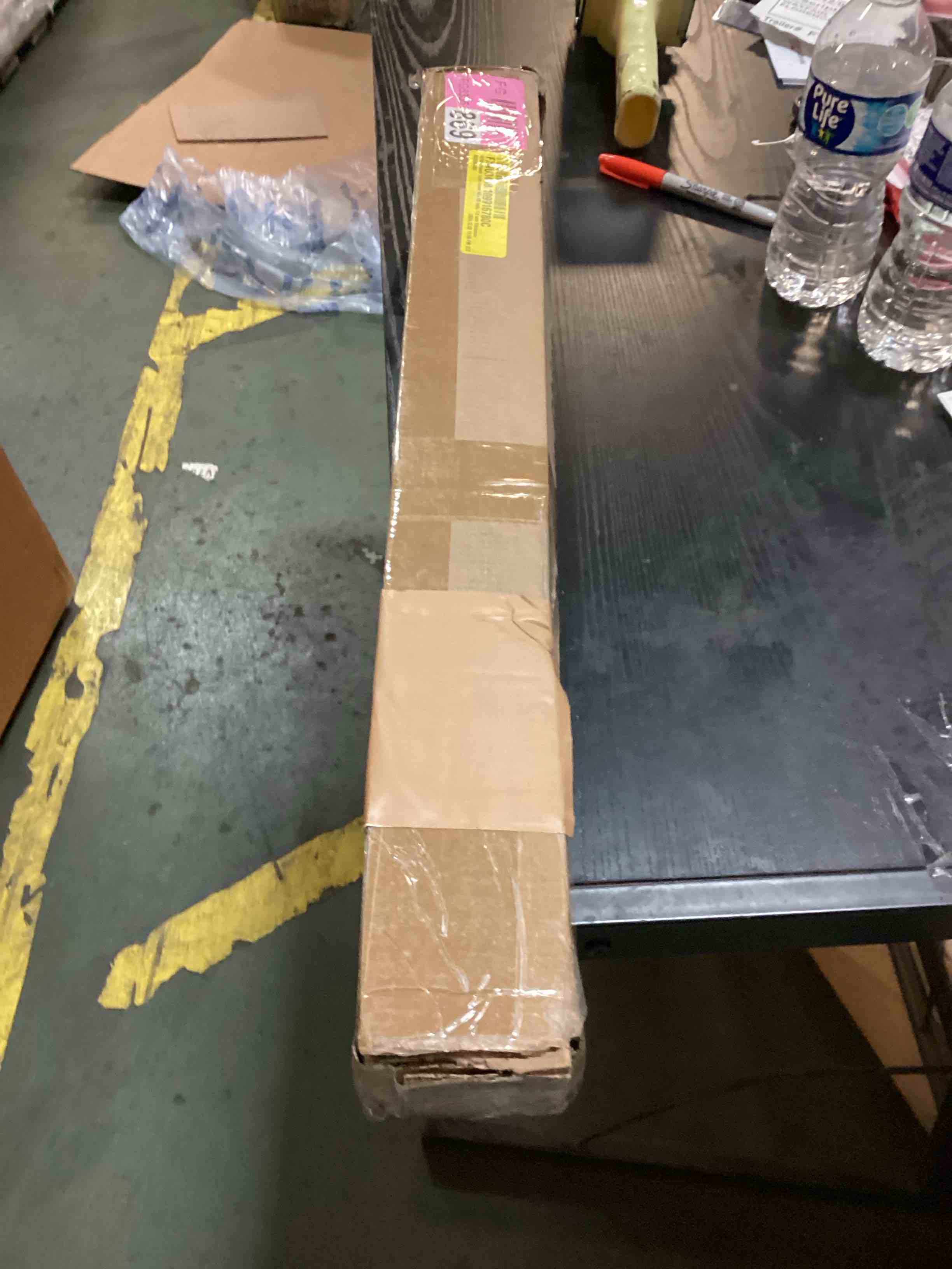 https://s3.amazonaws.com/lotting-images-prod/bidfta/TEA1681720_1734750245763.jpeg