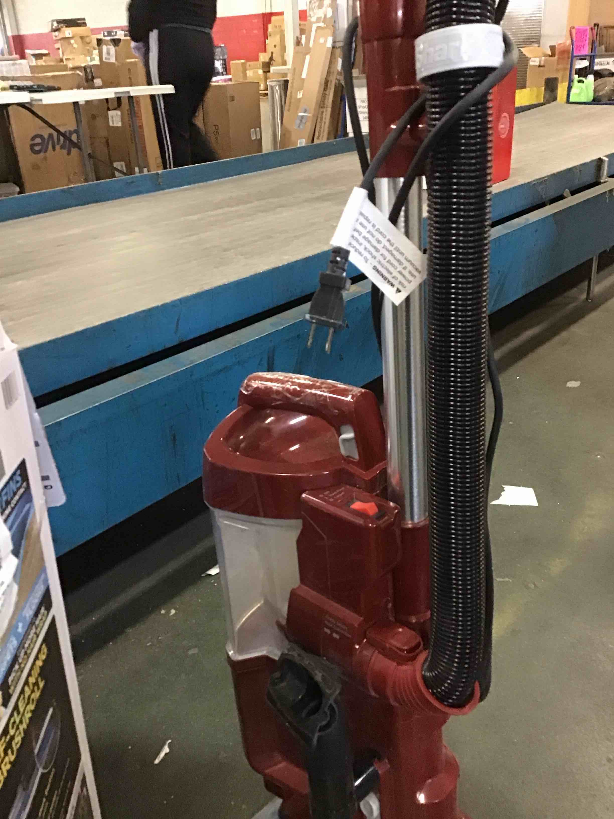 https://s3.amazonaws.com/lotting-images-prod/bidfta/TEA1681996_1734973479583.jpeg
