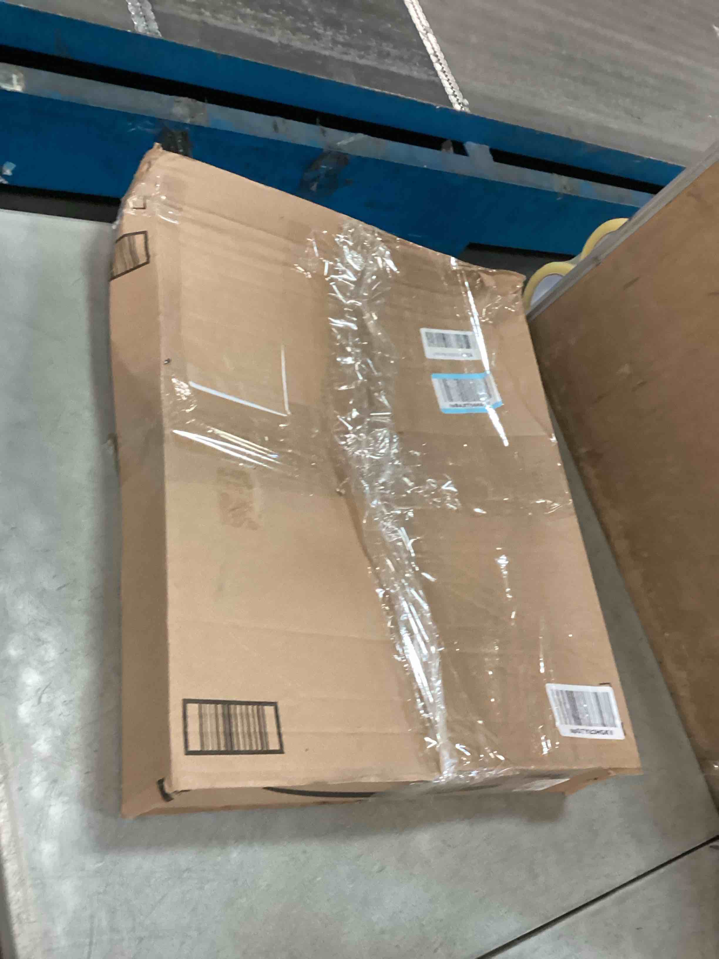 https://s3.amazonaws.com/lotting-images-prod/bidfta/TEA1682145_1735164935817.jpeg