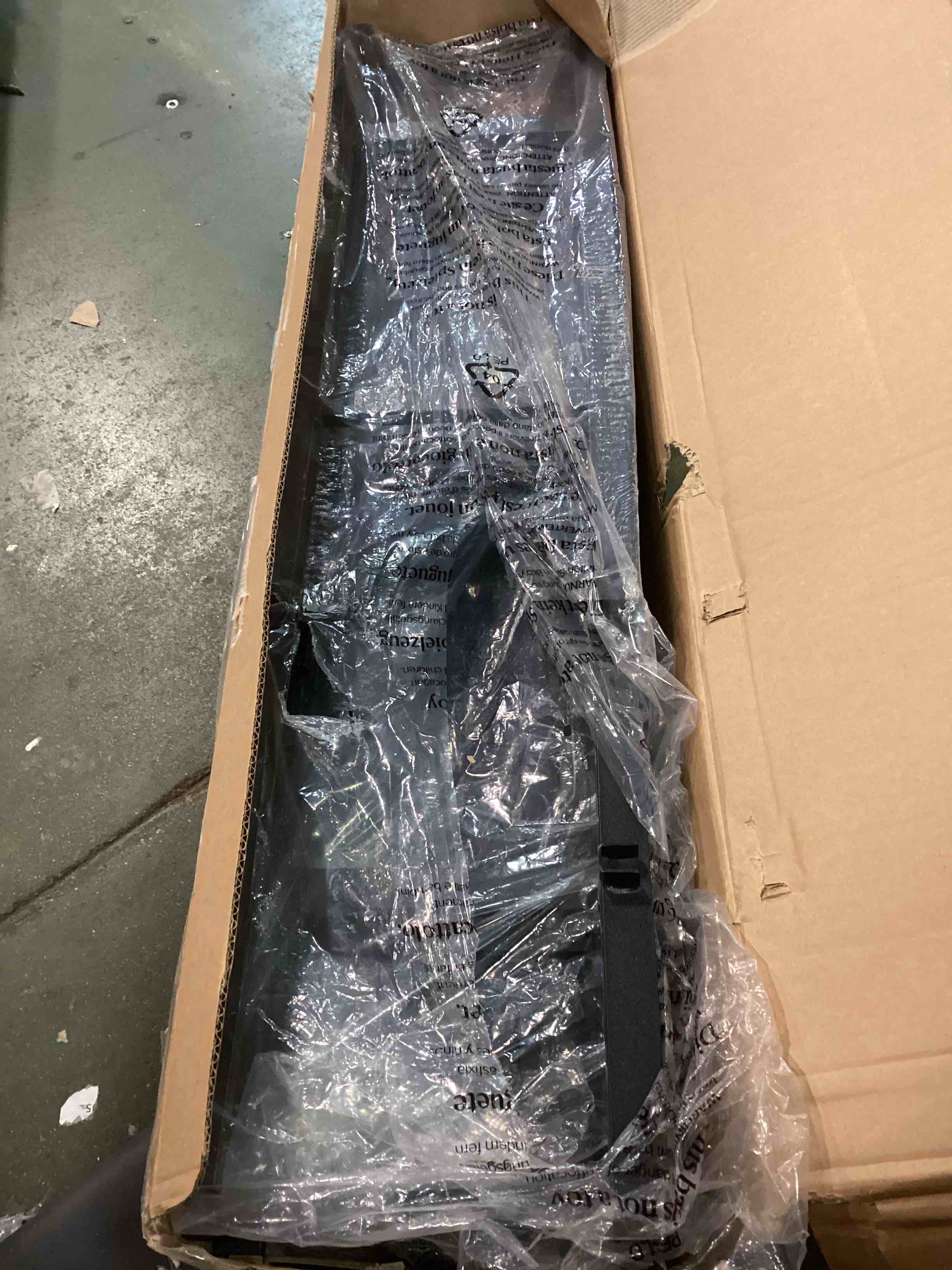 https://s3.amazonaws.com/lotting-images-prod/bidfta/TEA1682824_1735694428371.jpeg