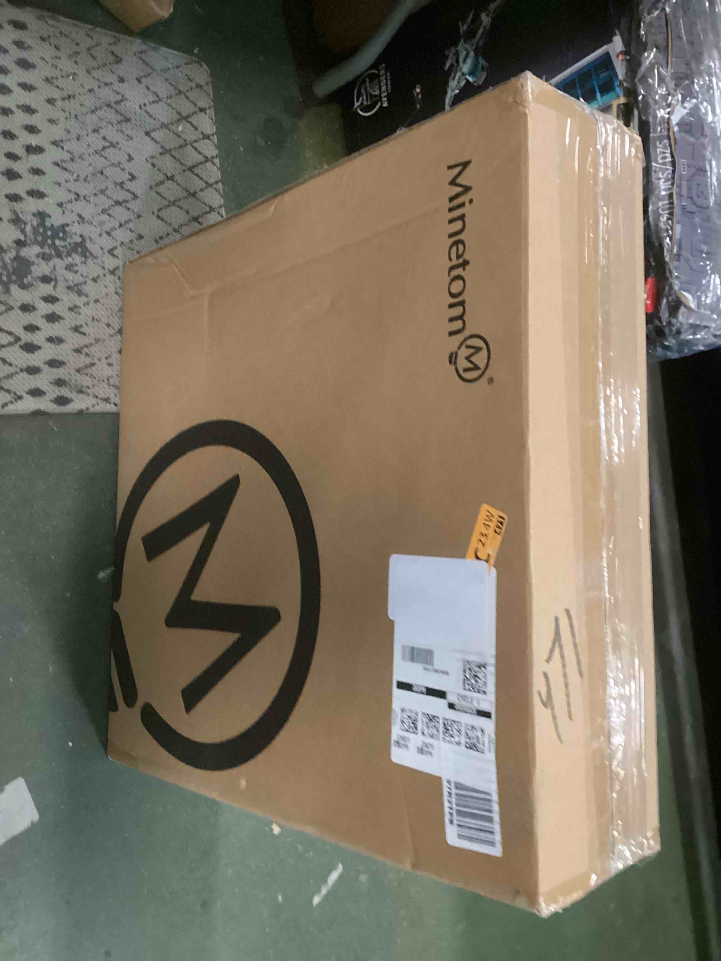 https://s3.amazonaws.com/lotting-images-prod/bidfta/TEA1683987_1736600711704.jpeg