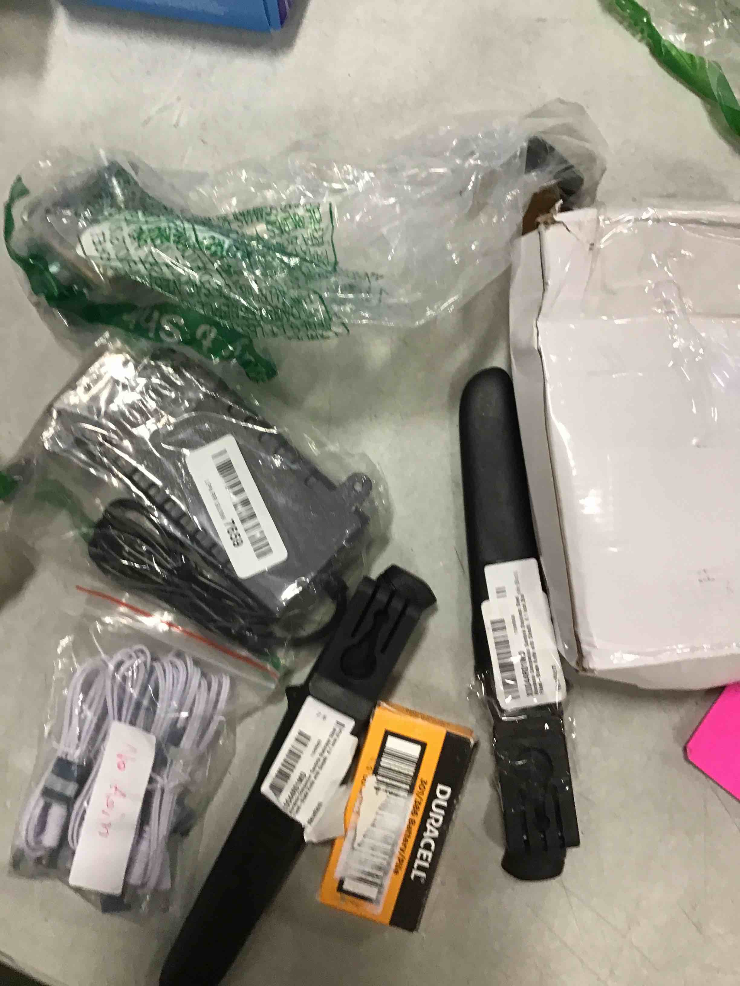 https://s3.amazonaws.com/lotting-images-prod/bidfta/TEA1686713_1733839520960.jpeg