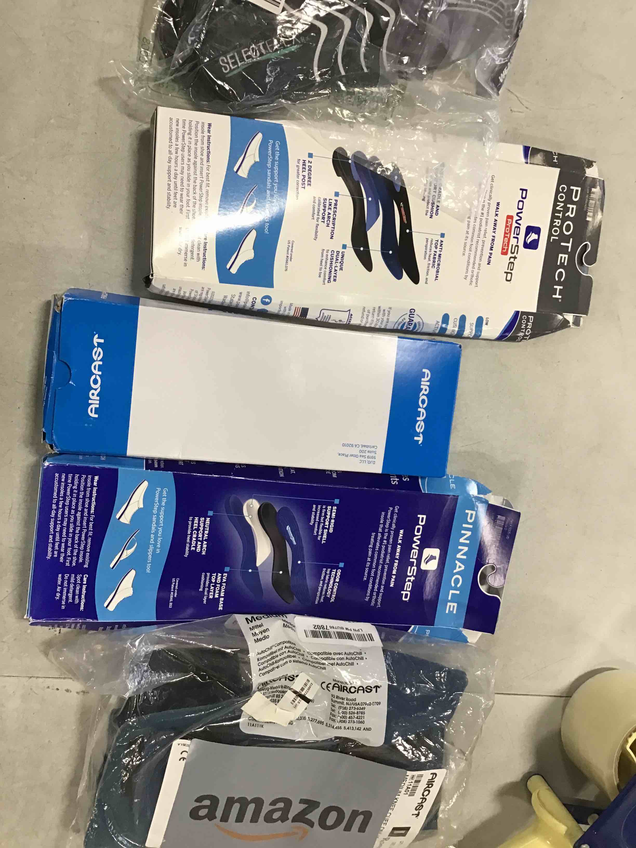 https://s3.amazonaws.com/lotting-images-prod/bidfta/TEA1686725_1733841451807.jpeg