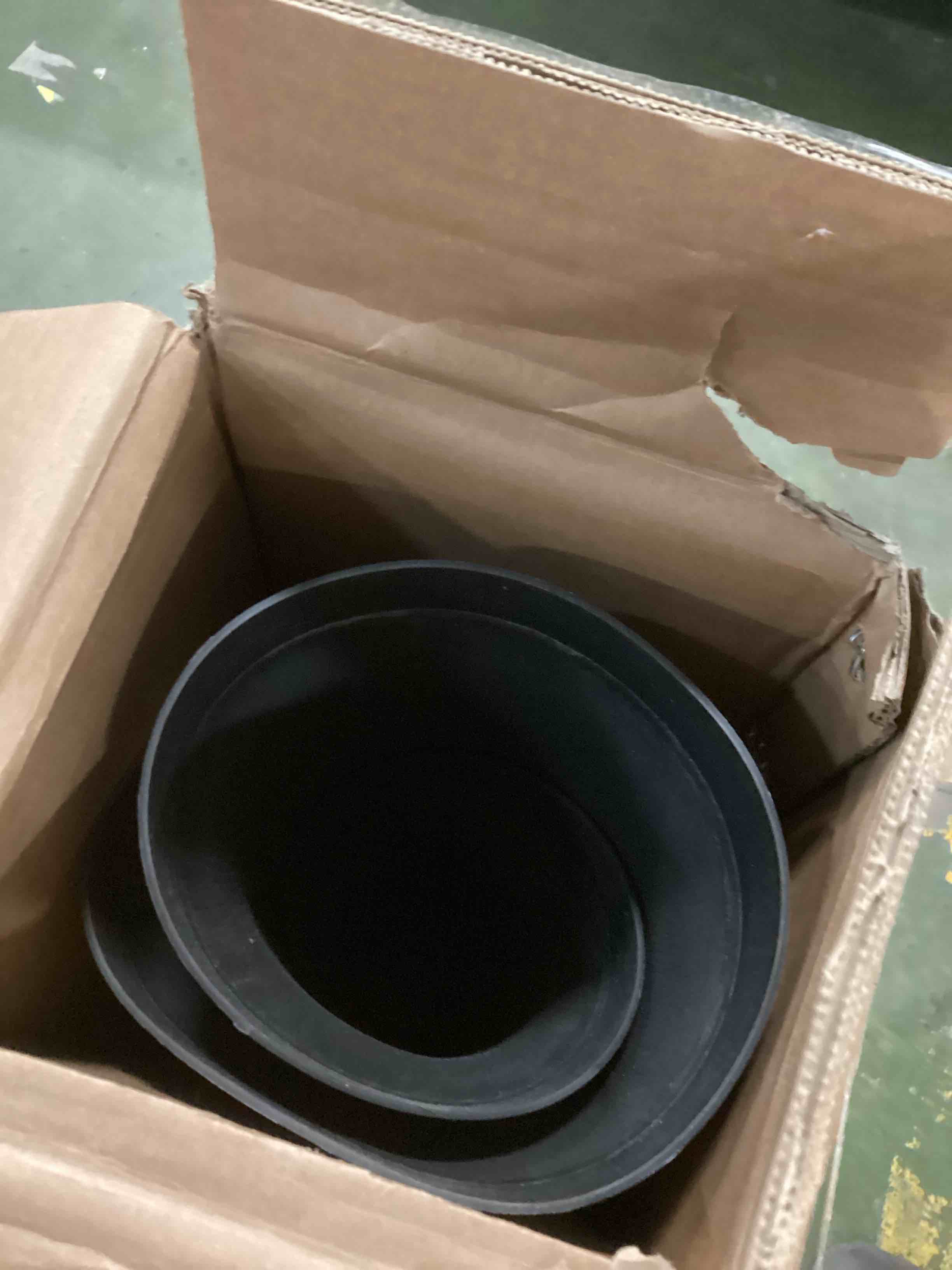 https://s3.amazonaws.com/lotting-images-prod/bidfta/TEA1688396_1735653553683.jpeg