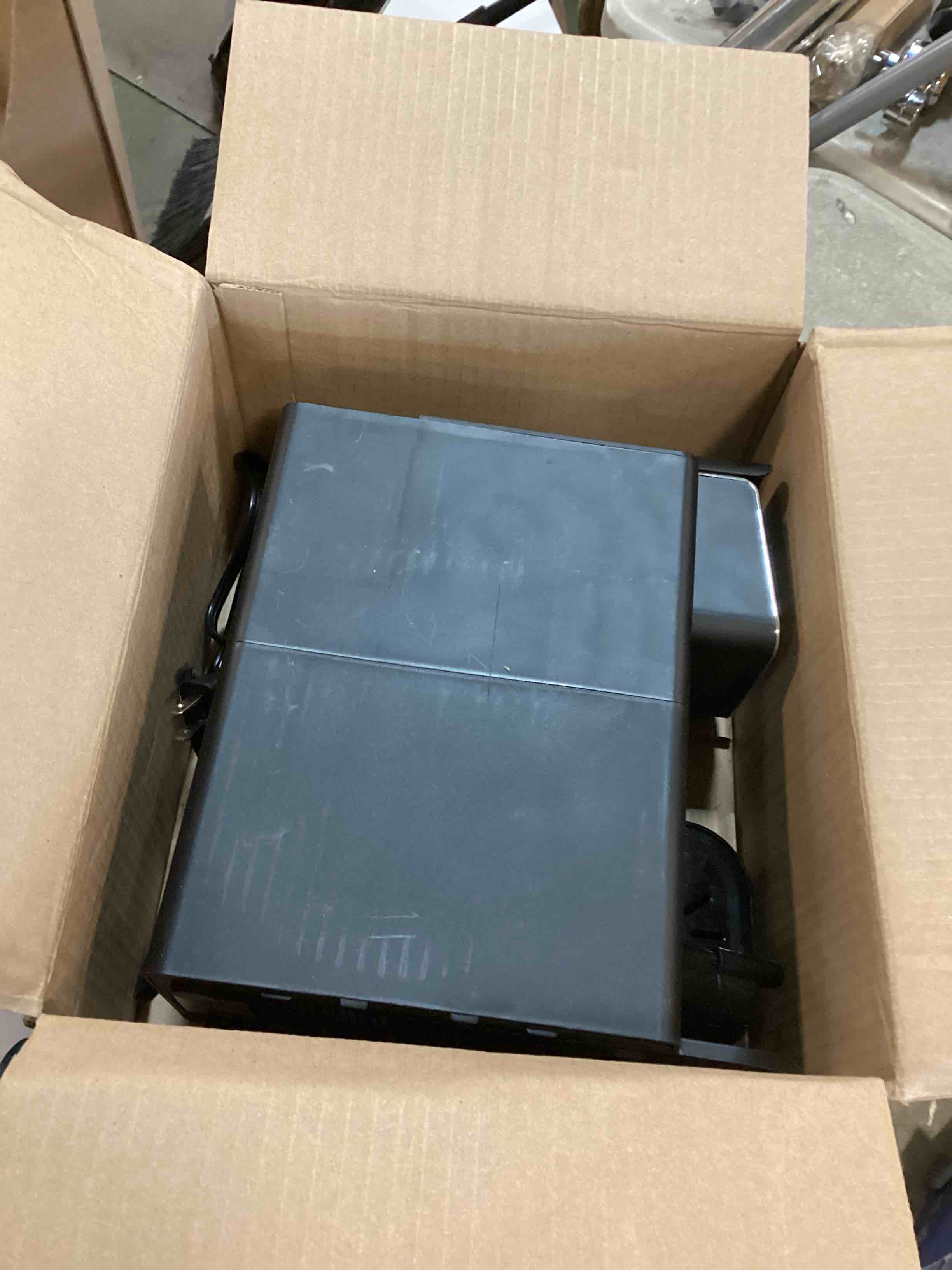 https://s3.amazonaws.com/lotting-images-prod/bidfta/TEA1689117_1736003837853.jpeg