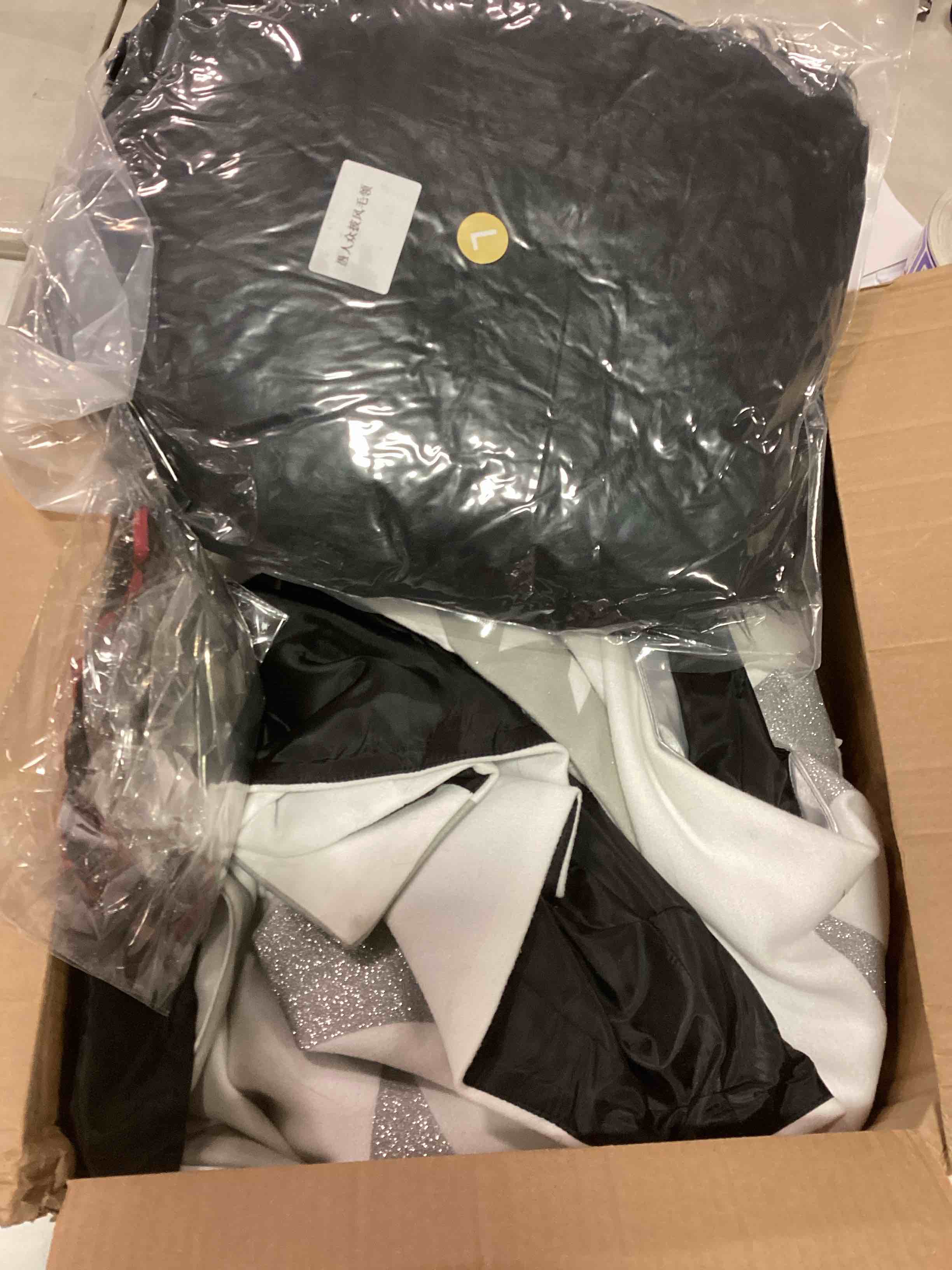 https://s3.amazonaws.com/lotting-images-prod/bidfta/TEA1693749_1733430577777.jpeg