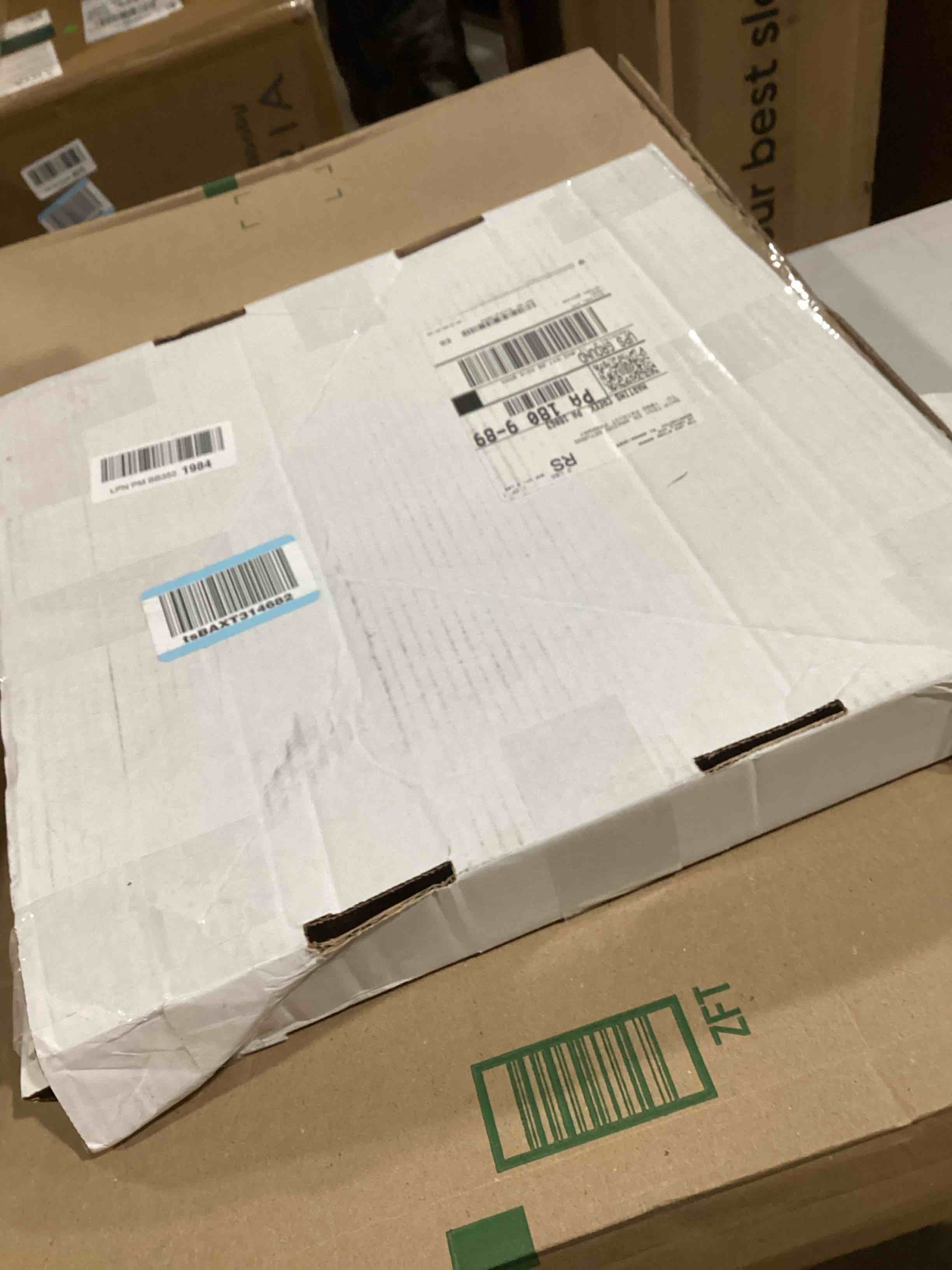 https://s3.amazonaws.com/lotting-images-prod/bidfta/TEA1696013_1731599309982.jpeg
