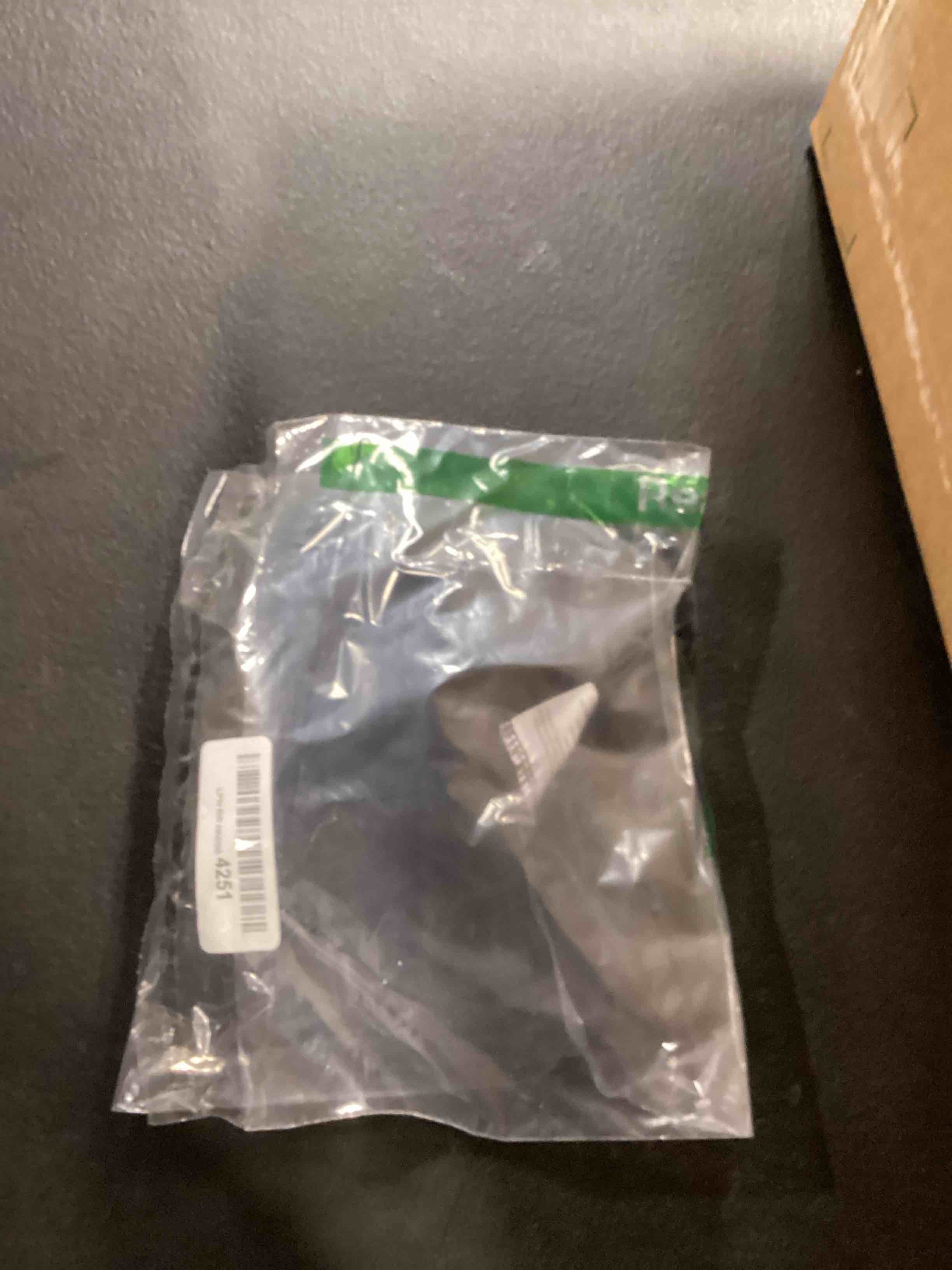 https://s3.amazonaws.com/lotting-images-prod/bidfta/TEA1696758_1731944727480.jpeg
