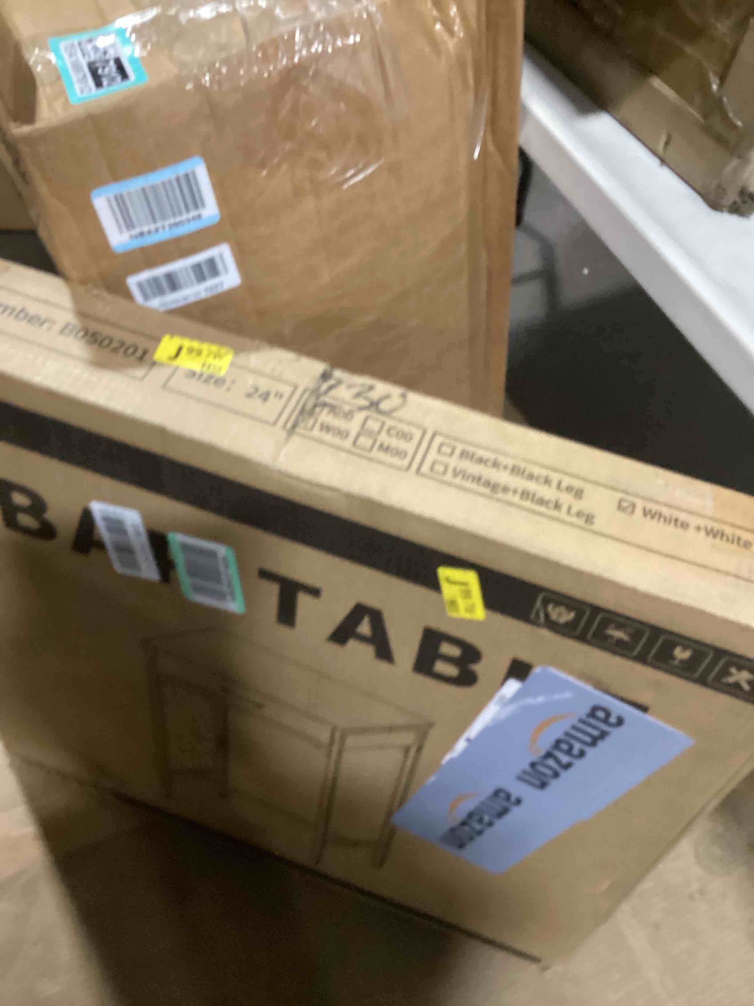https://s3.amazonaws.com/lotting-images-prod/bidfta/TEA1697913_1732735680343.jpeg