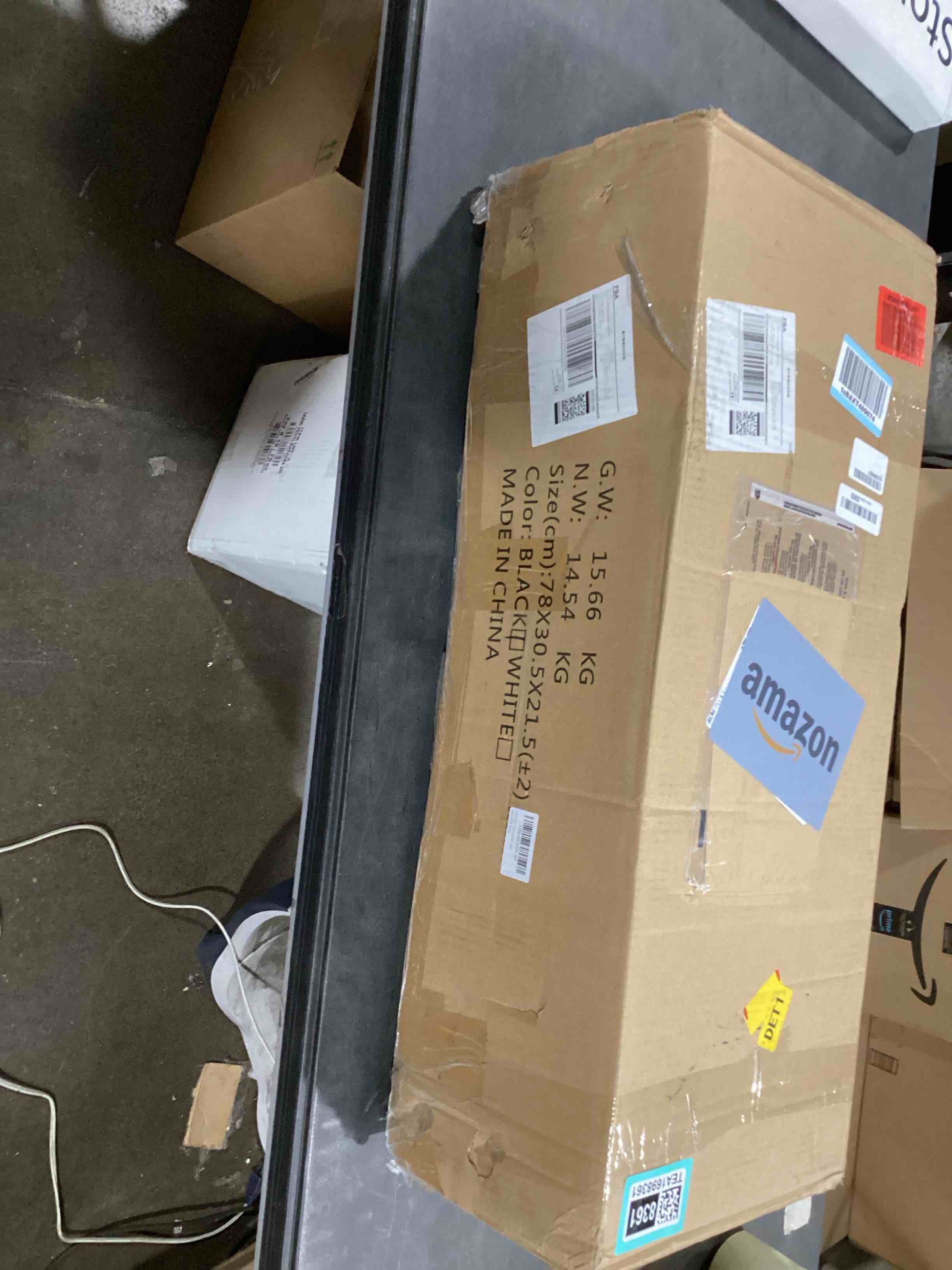 https://s3.amazonaws.com/lotting-images-prod/bidfta/TEA1698361_1733497799605.jpeg