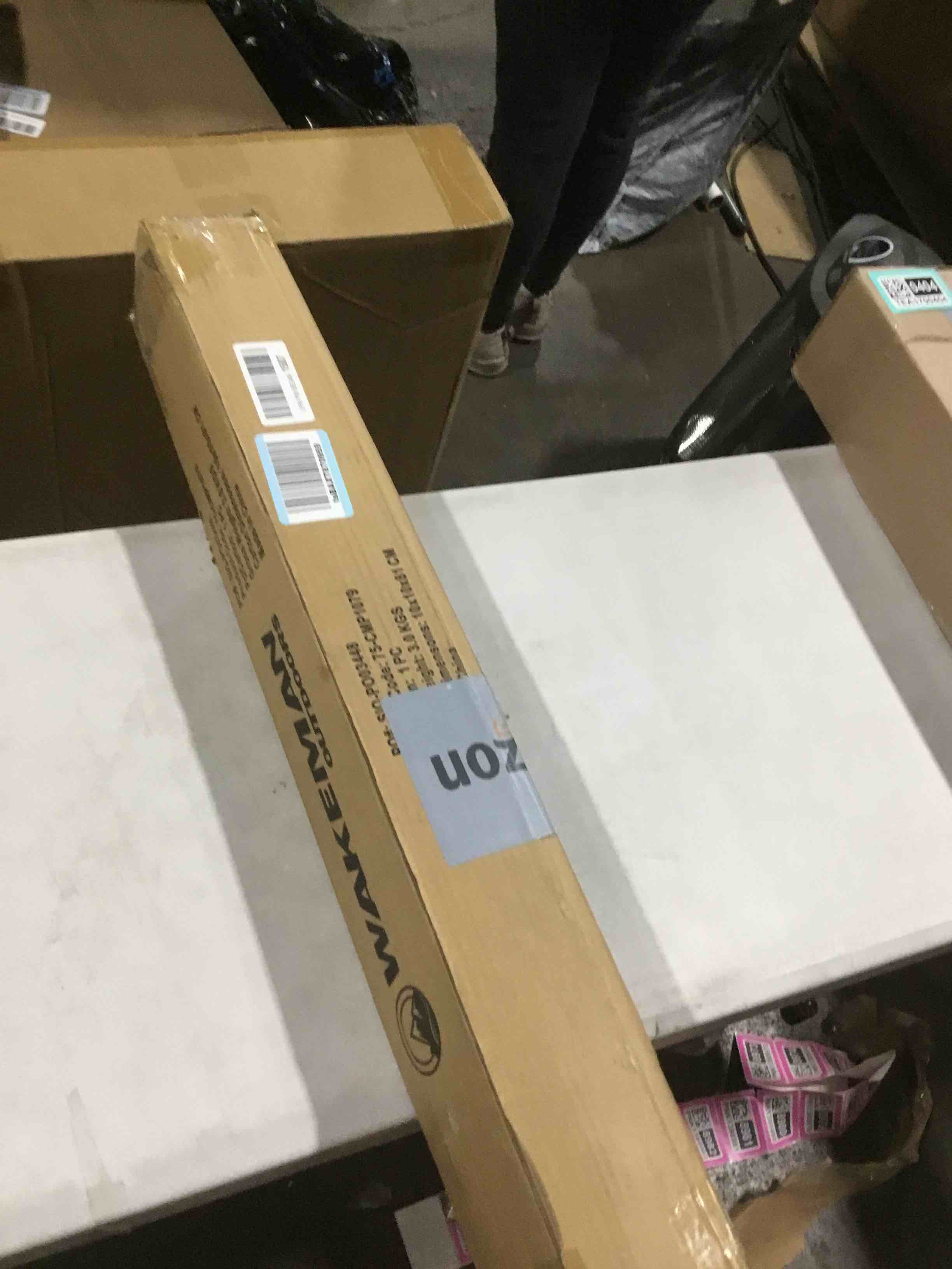 https://s3.amazonaws.com/lotting-images-prod/bidfta/TEA1700405_1731602135214.jpeg