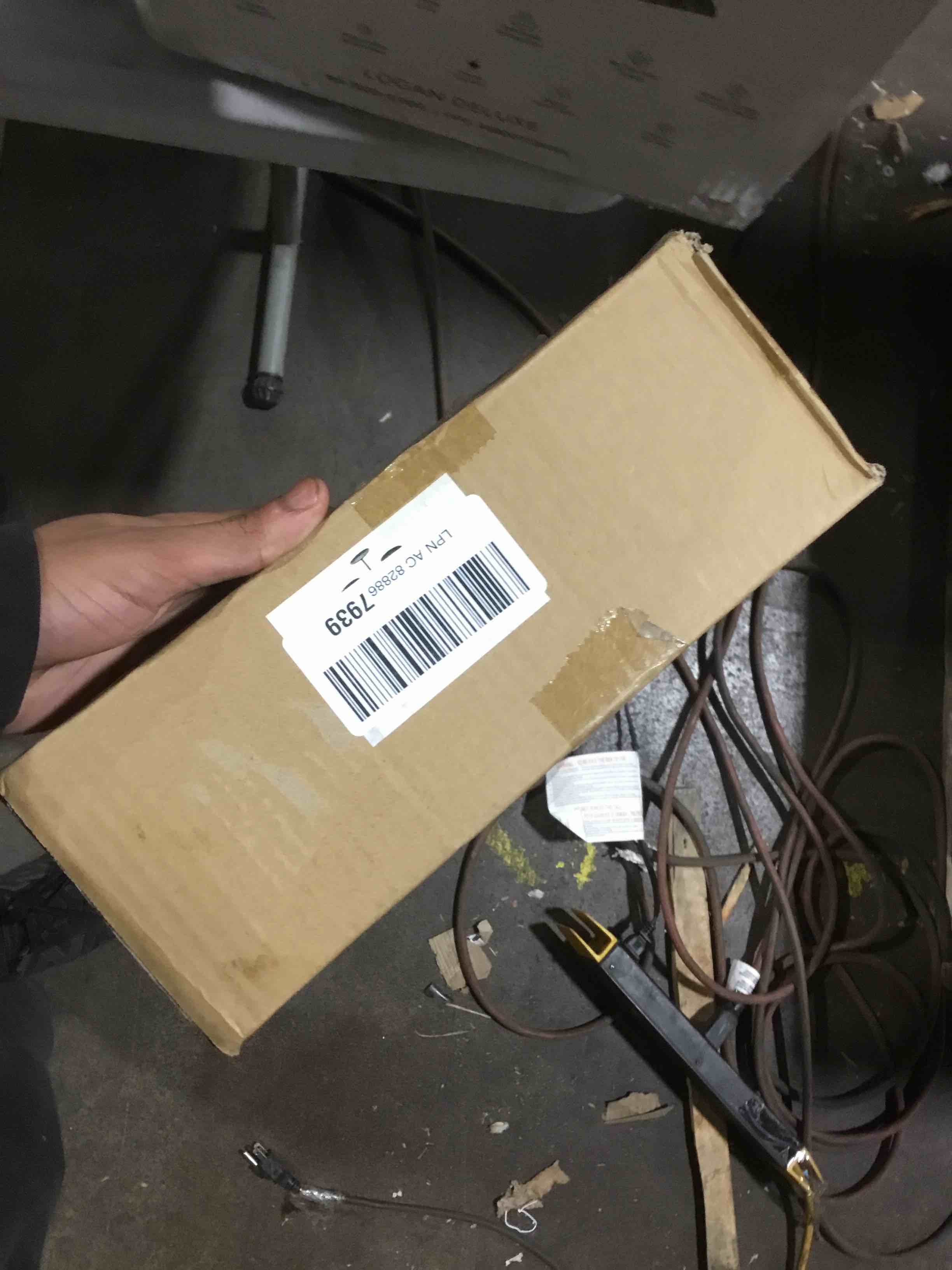https://s3.amazonaws.com/lotting-images-prod/bidfta/TEA1700565_1731684075342.jpeg