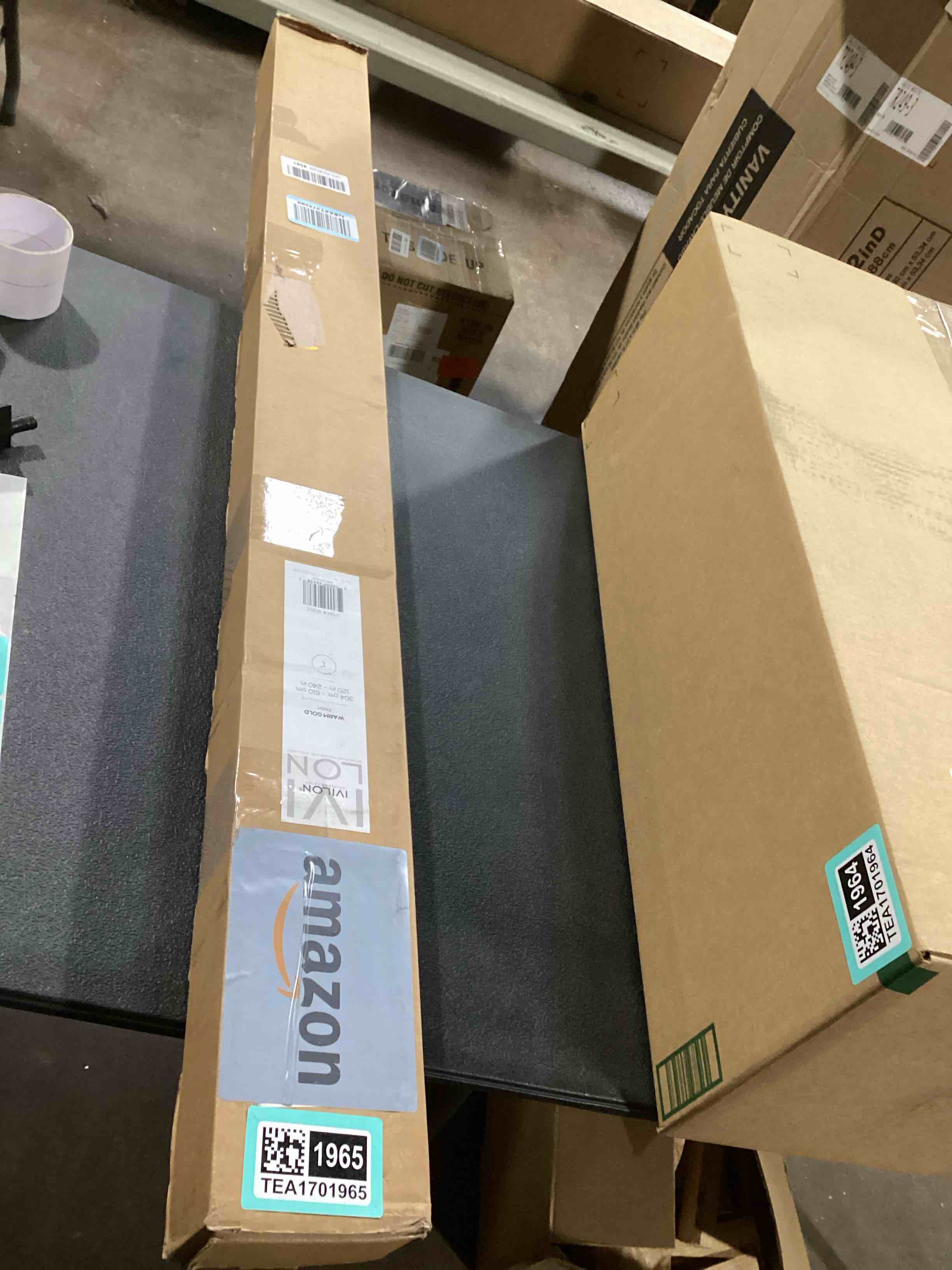 https://s3.amazonaws.com/lotting-images-prod/bidfta/TEA1701965_1732907112672.jpeg