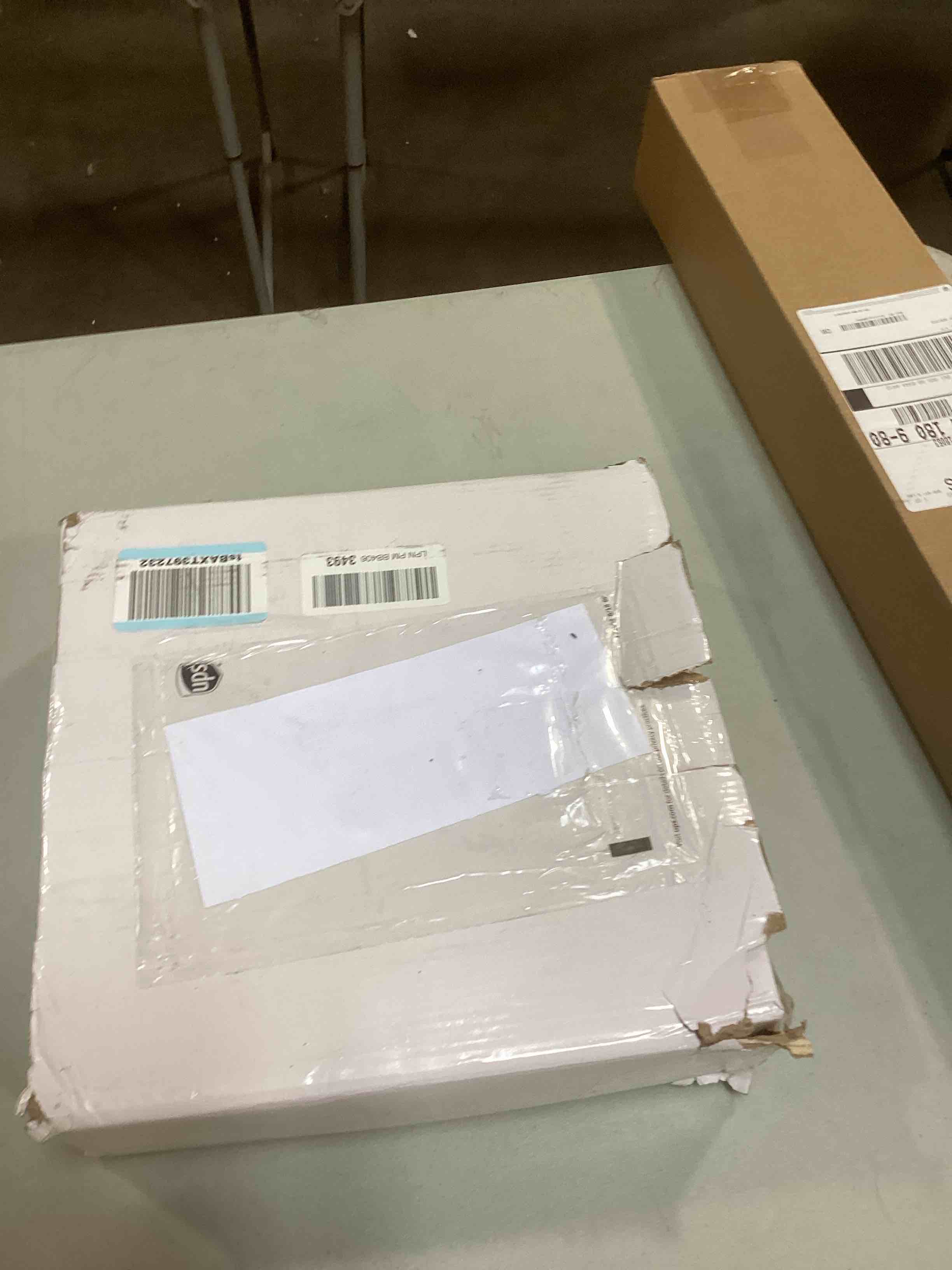https://s3.amazonaws.com/lotting-images-prod/bidfta/TEA1703554_1732641256879.jpeg