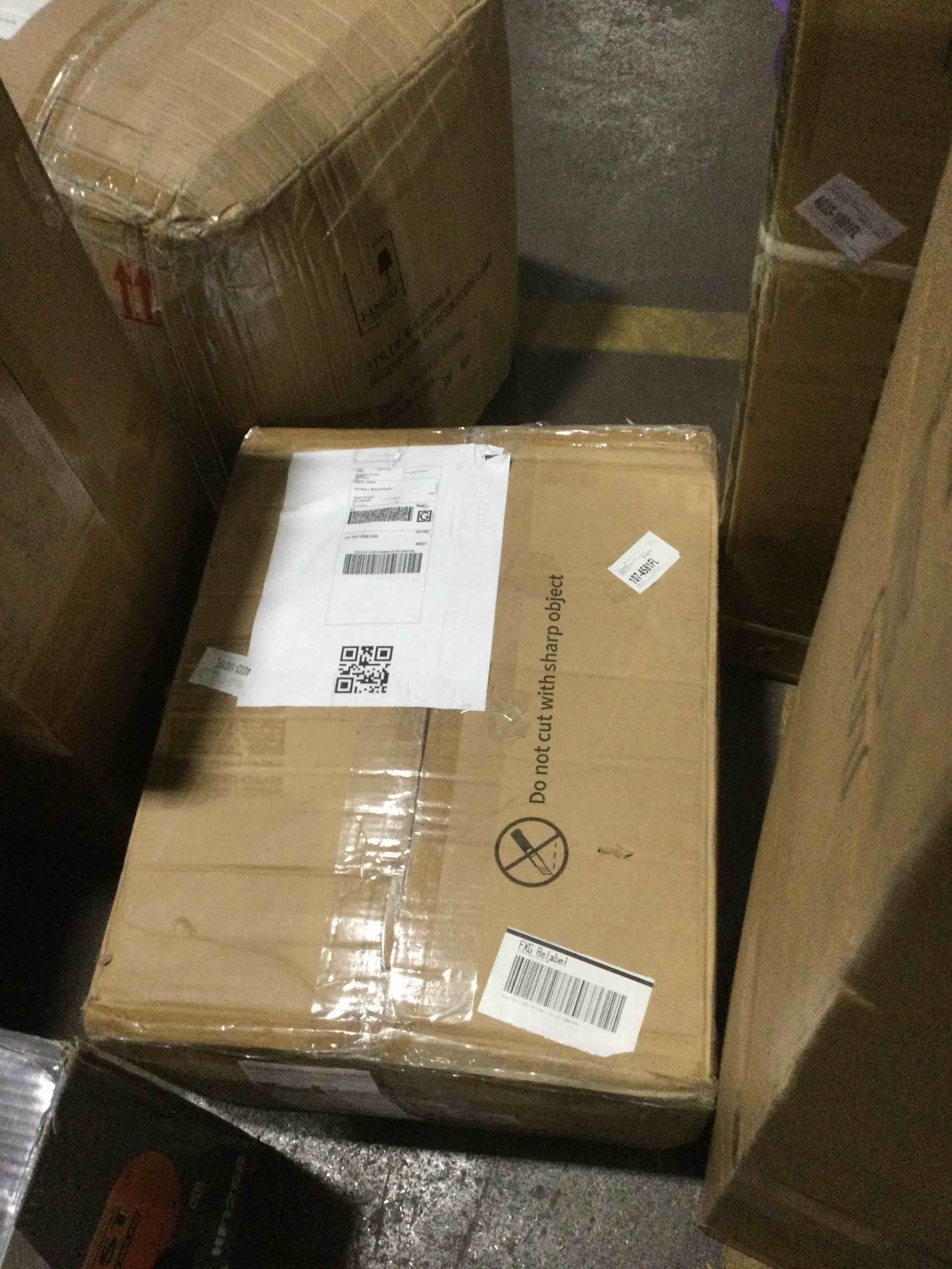 https://s3.amazonaws.com/lotting-images-prod/bidfta/TEA1709675_1736873307616.jpeg