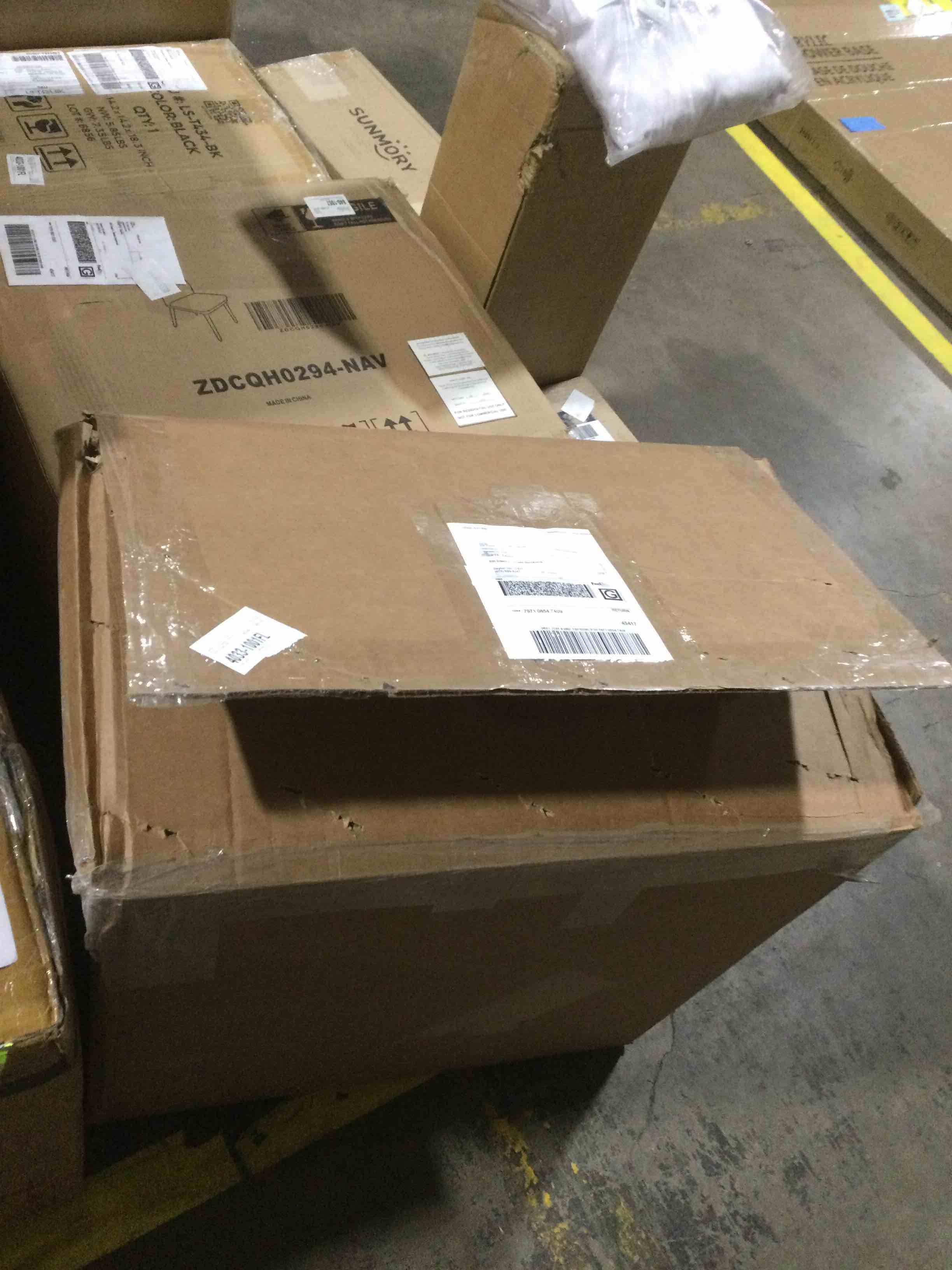 https://s3.amazonaws.com/lotting-images-prod/bidfta/TEA1710215_1737144273983.jpeg