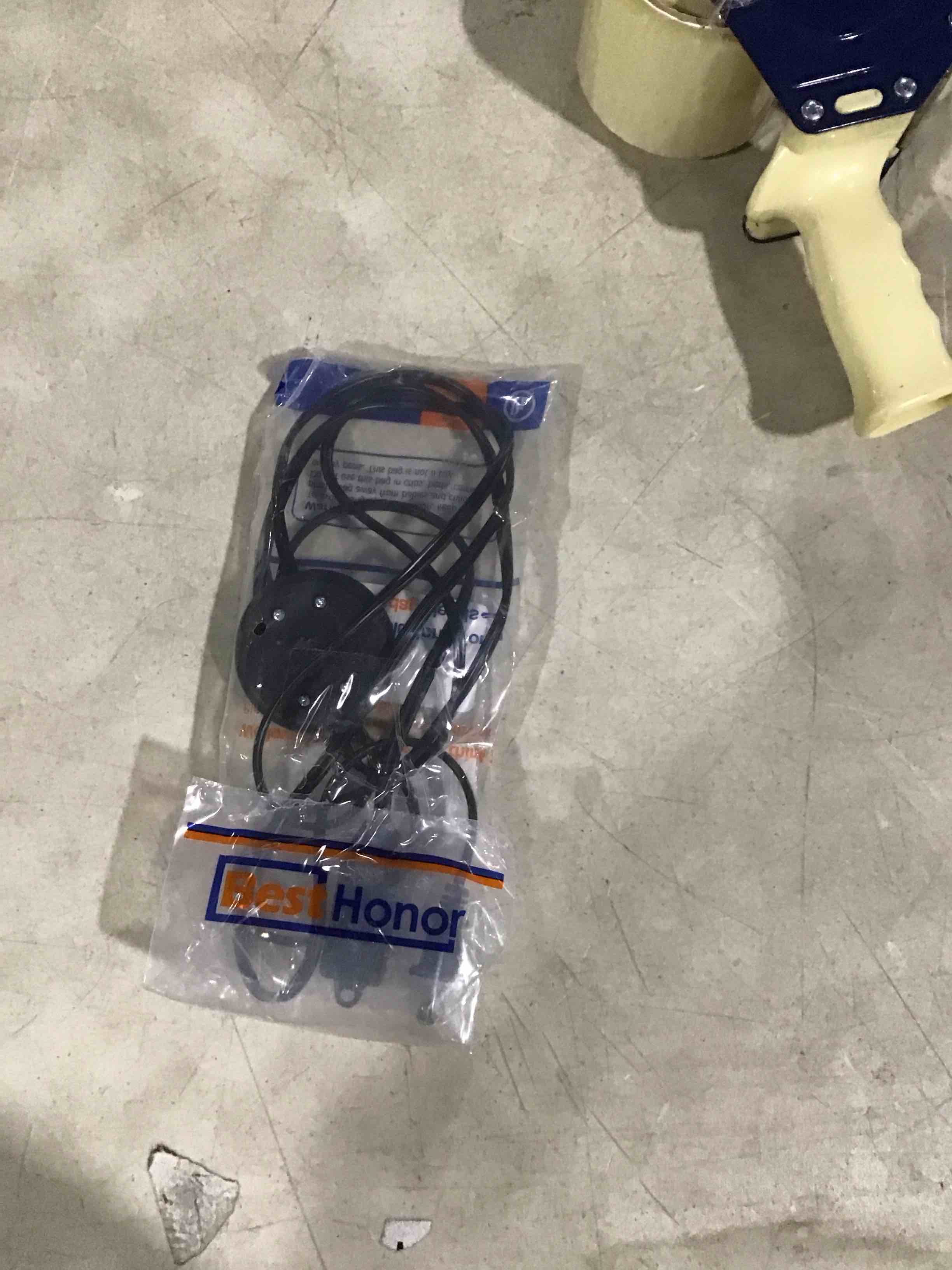 https://s3.amazonaws.com/lotting-images-prod/bidfta/TEA1710755_1738240748580.jpeg