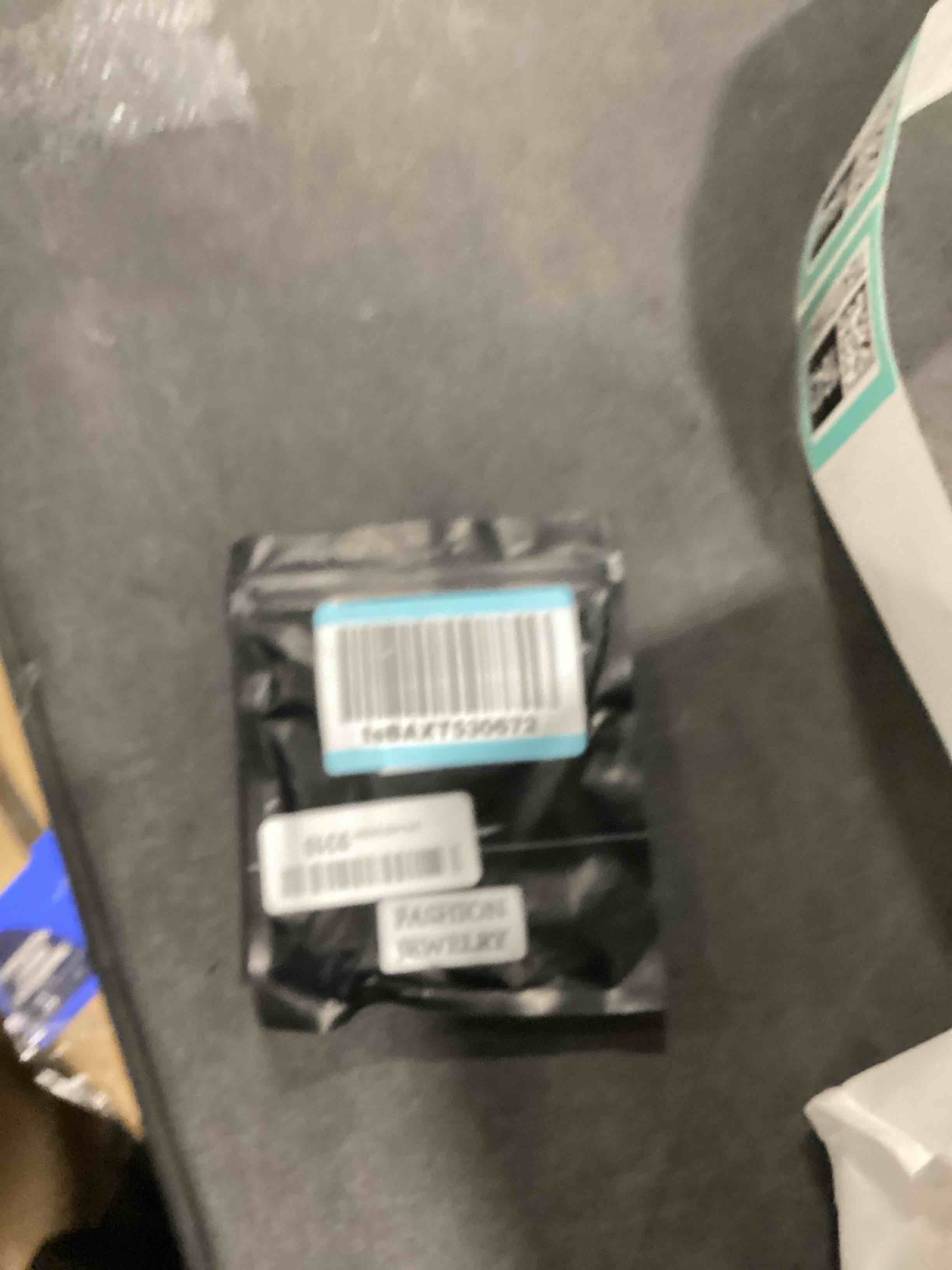 https://s3.amazonaws.com/lotting-images-prod/bidfta/TEA1711643_1733175398175.jpeg