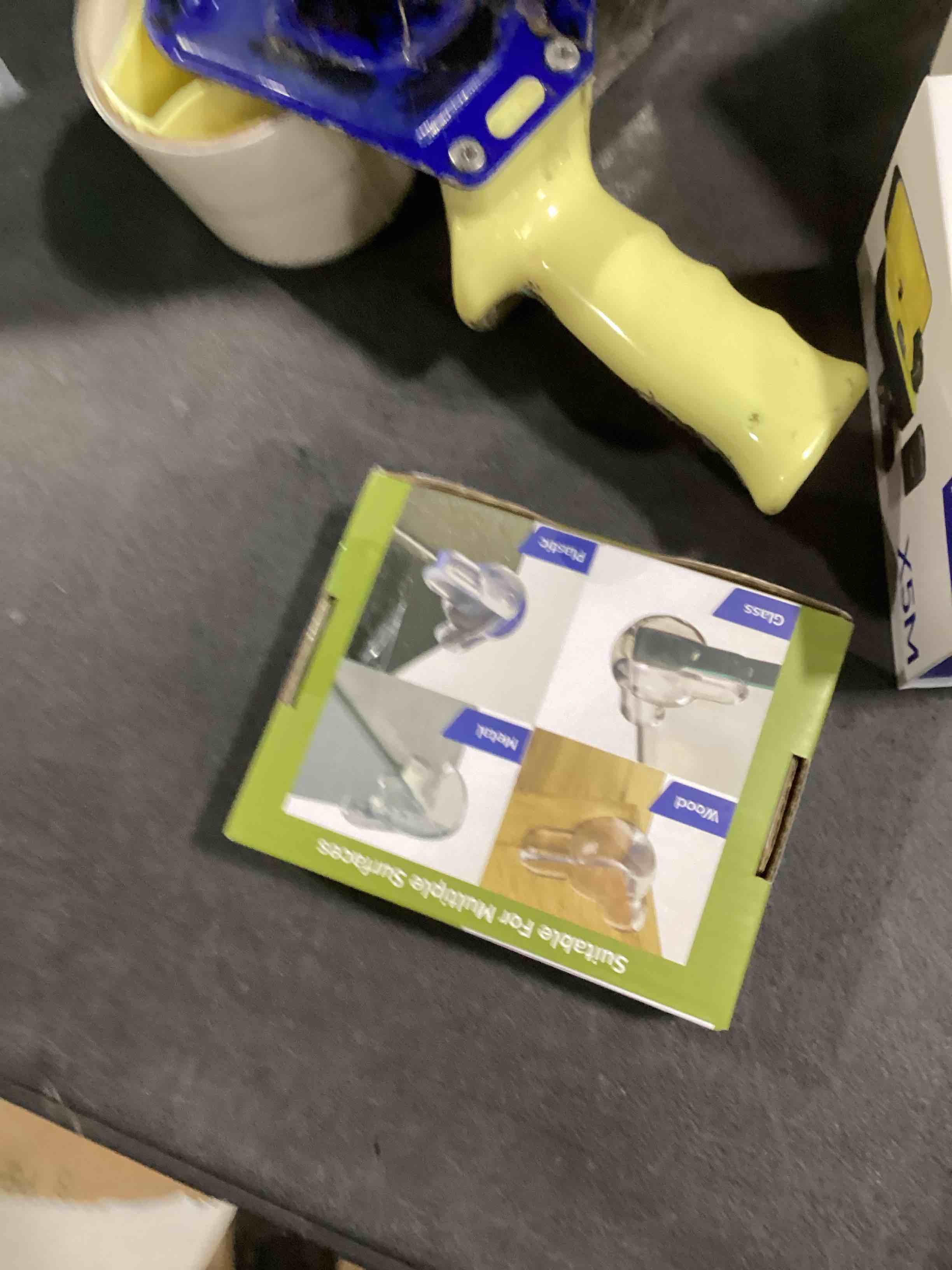 https://s3.amazonaws.com/lotting-images-prod/bidfta/TEA1711736_1733238193742.jpeg