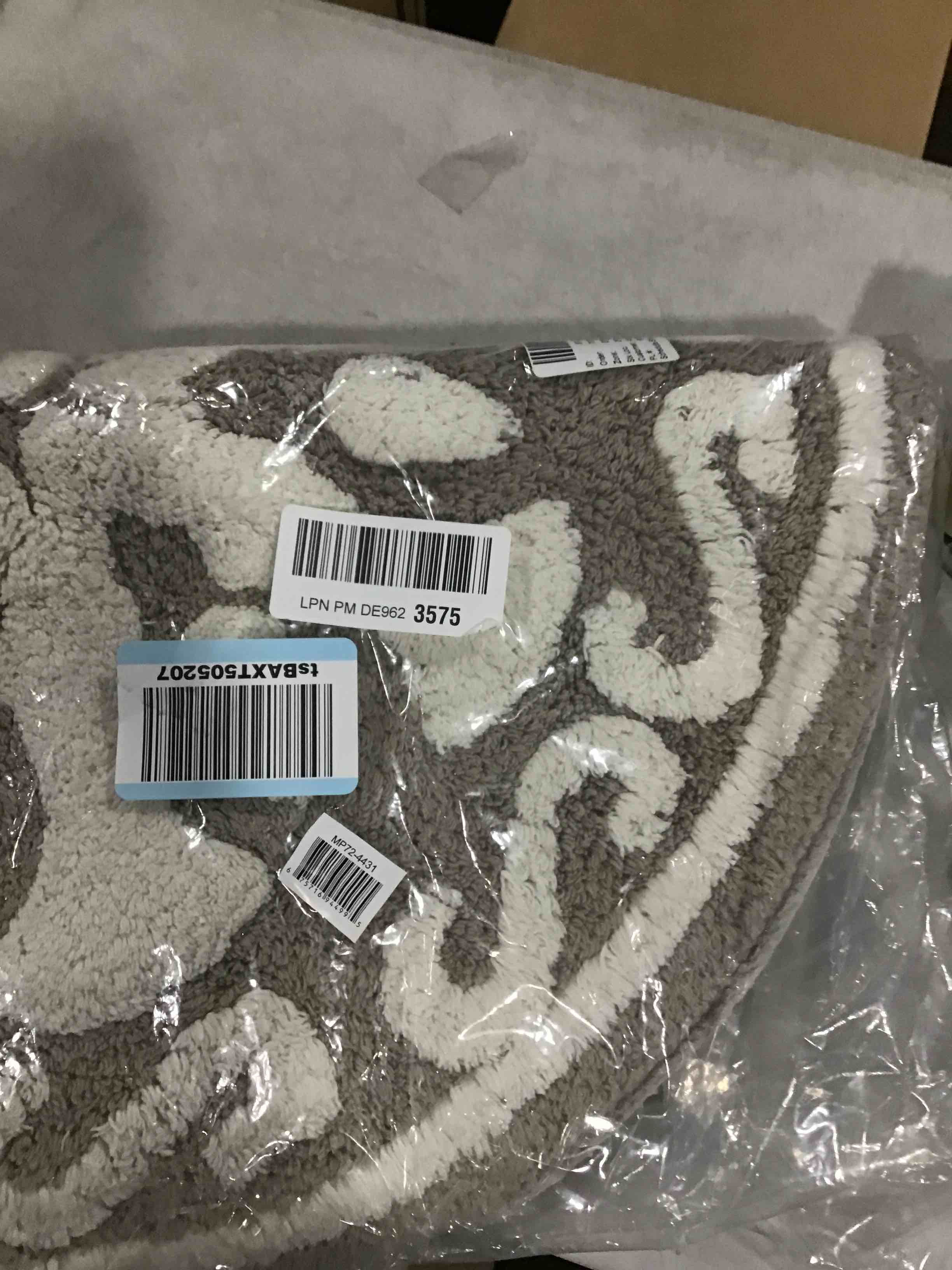 https://s3.amazonaws.com/lotting-images-prod/bidfta/TEA1714981_1736773745742.jpeg