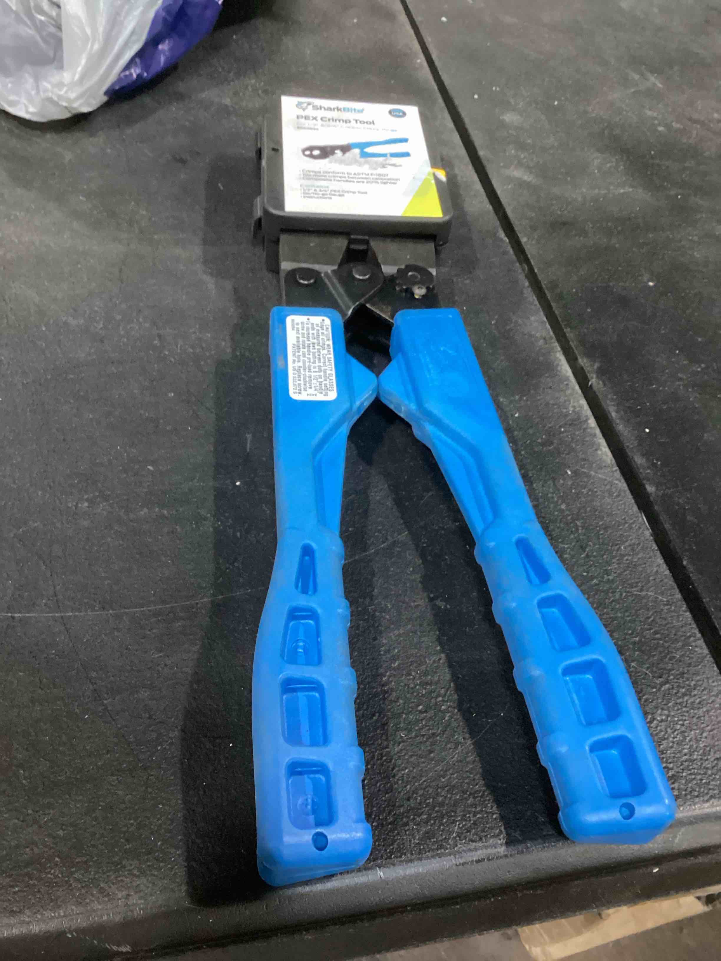 SharkBite PEX Crimp Tool 1/2 & 3/4 Crimp Rings