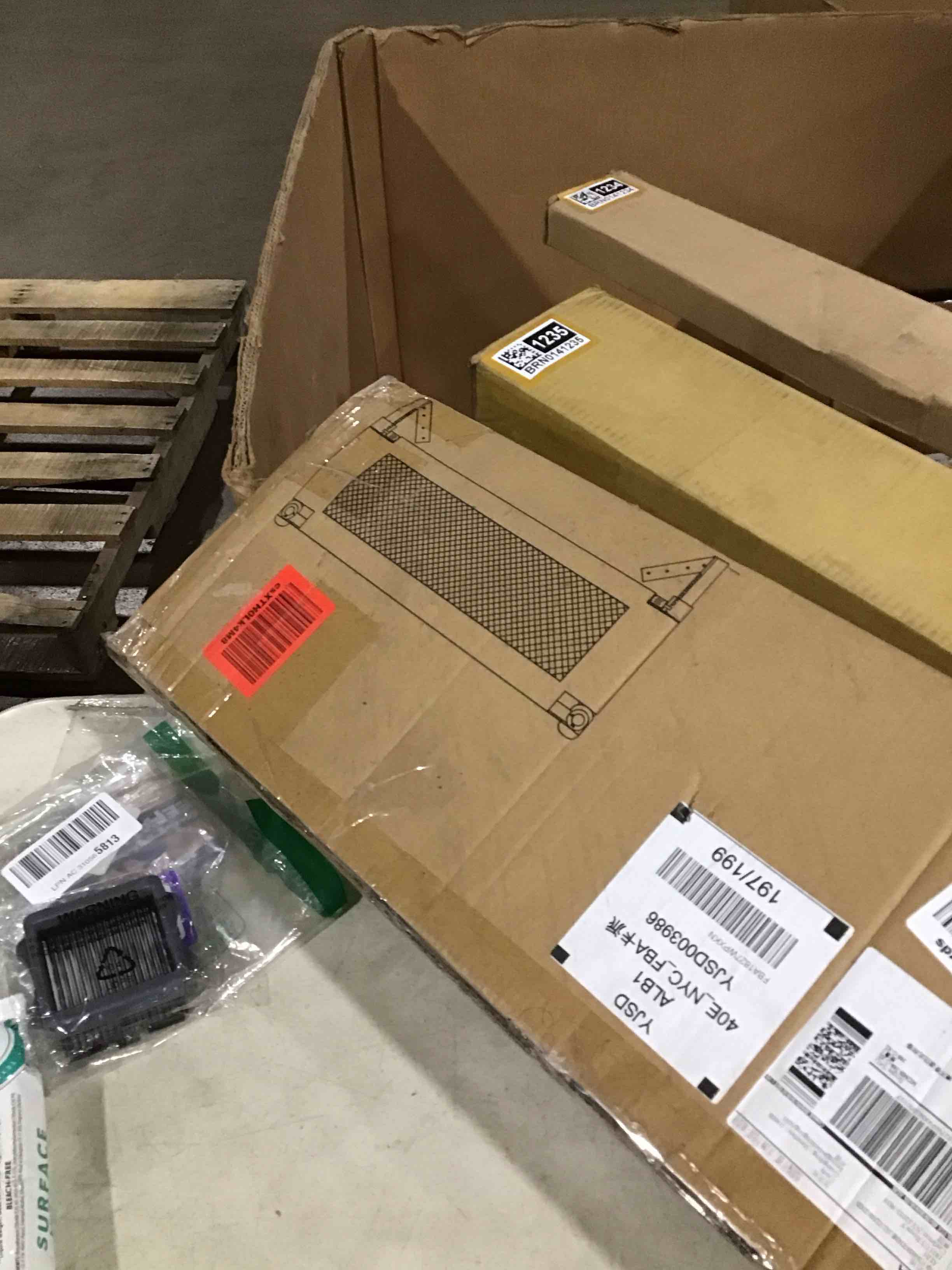 https://s3.amazonaws.com/lotting-images-prod/bidfta/TEA1718787_1734639675676.jpeg