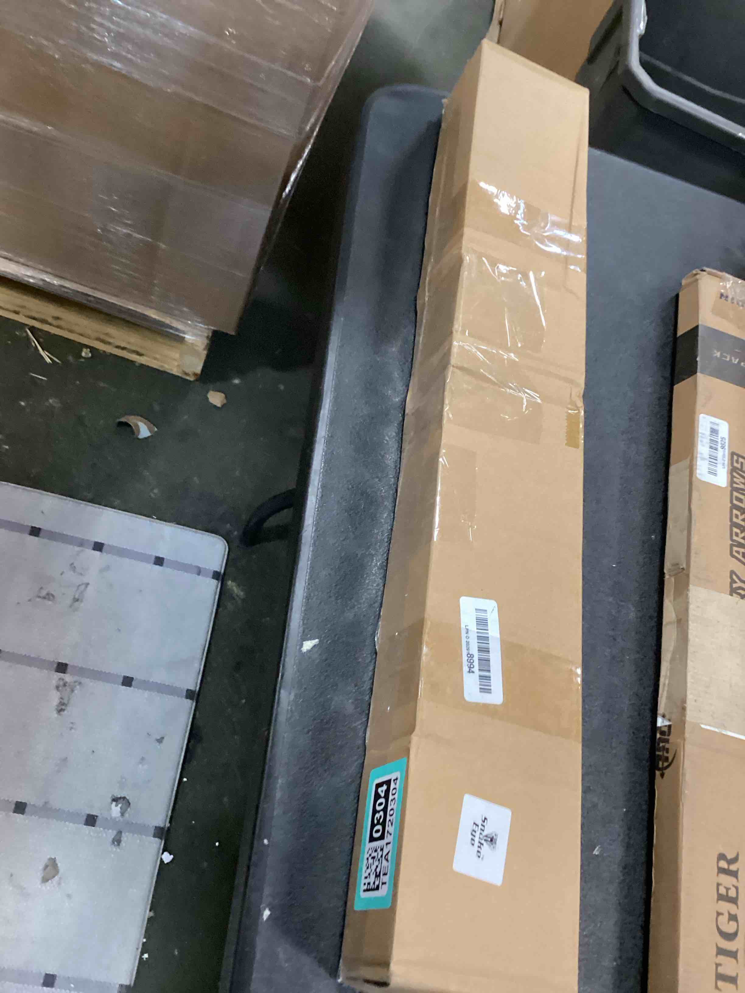 https://s3.amazonaws.com/lotting-images-prod/bidfta/TEA1720304_1732292115918.jpeg