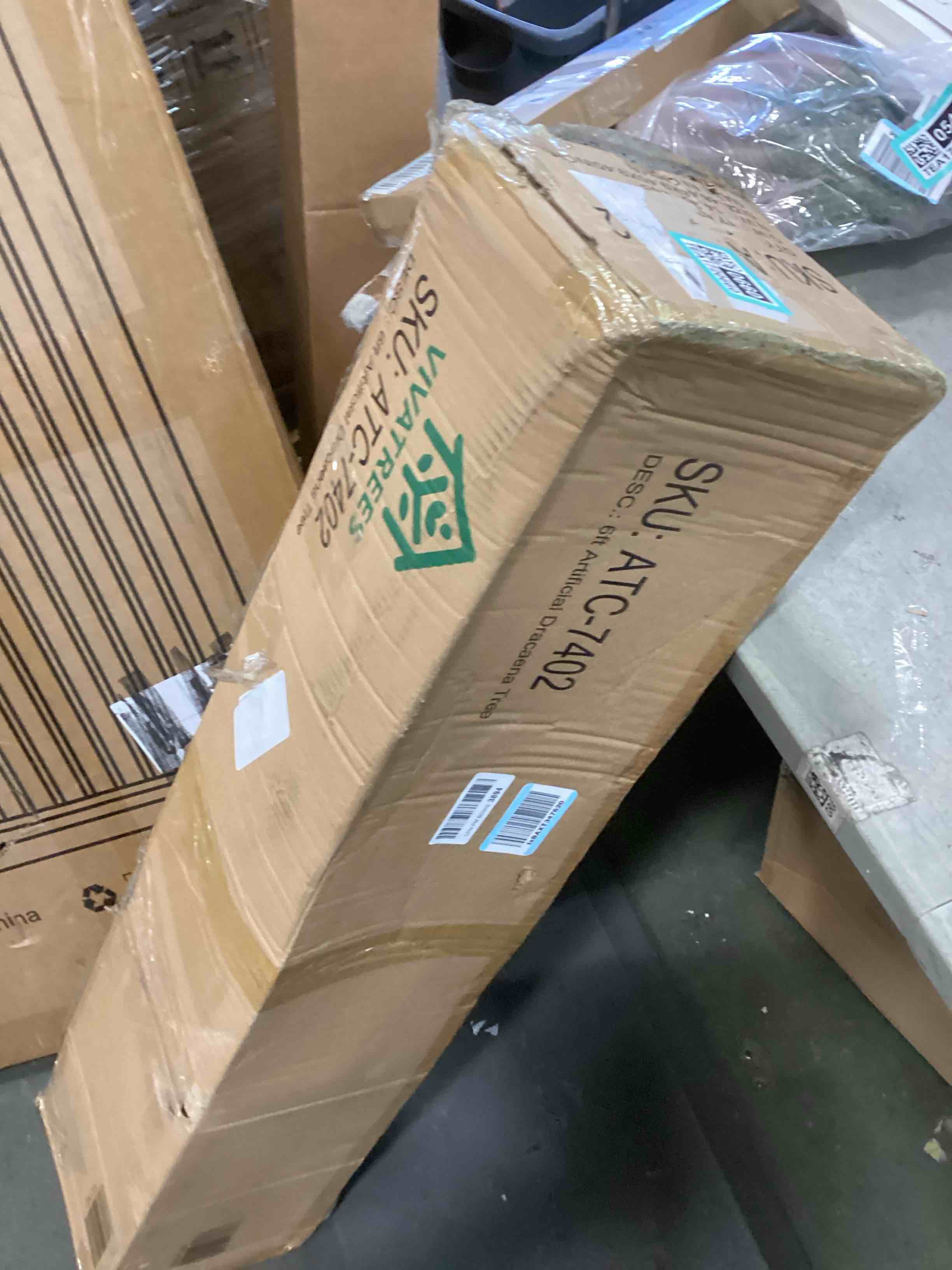 https://s3.amazonaws.com/lotting-images-prod/bidfta/TEA1720660_1732648312791.jpeg