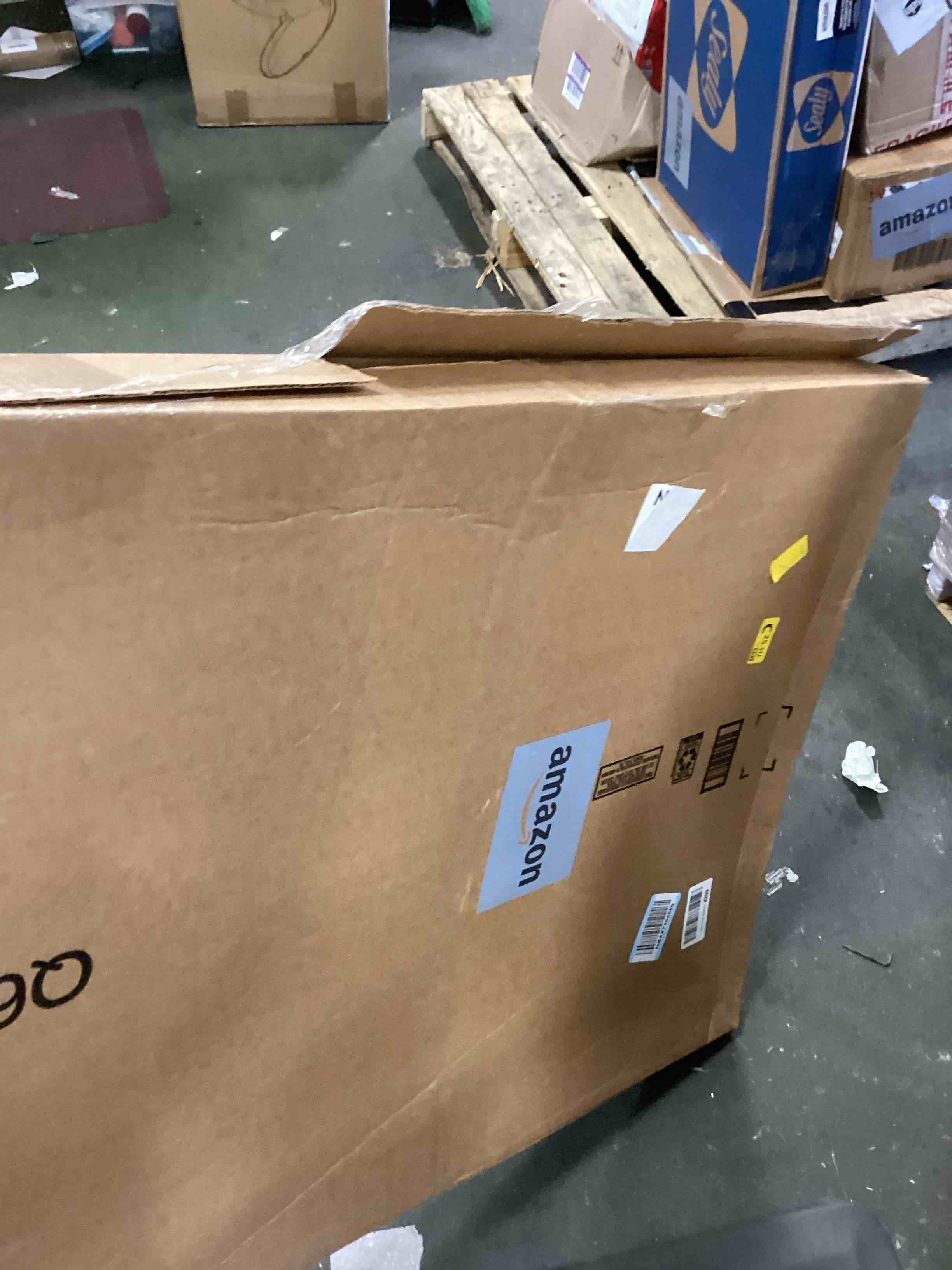 https://s3.amazonaws.com/lotting-images-prod/bidfta/TEA1720668_1732649015738.jpeg