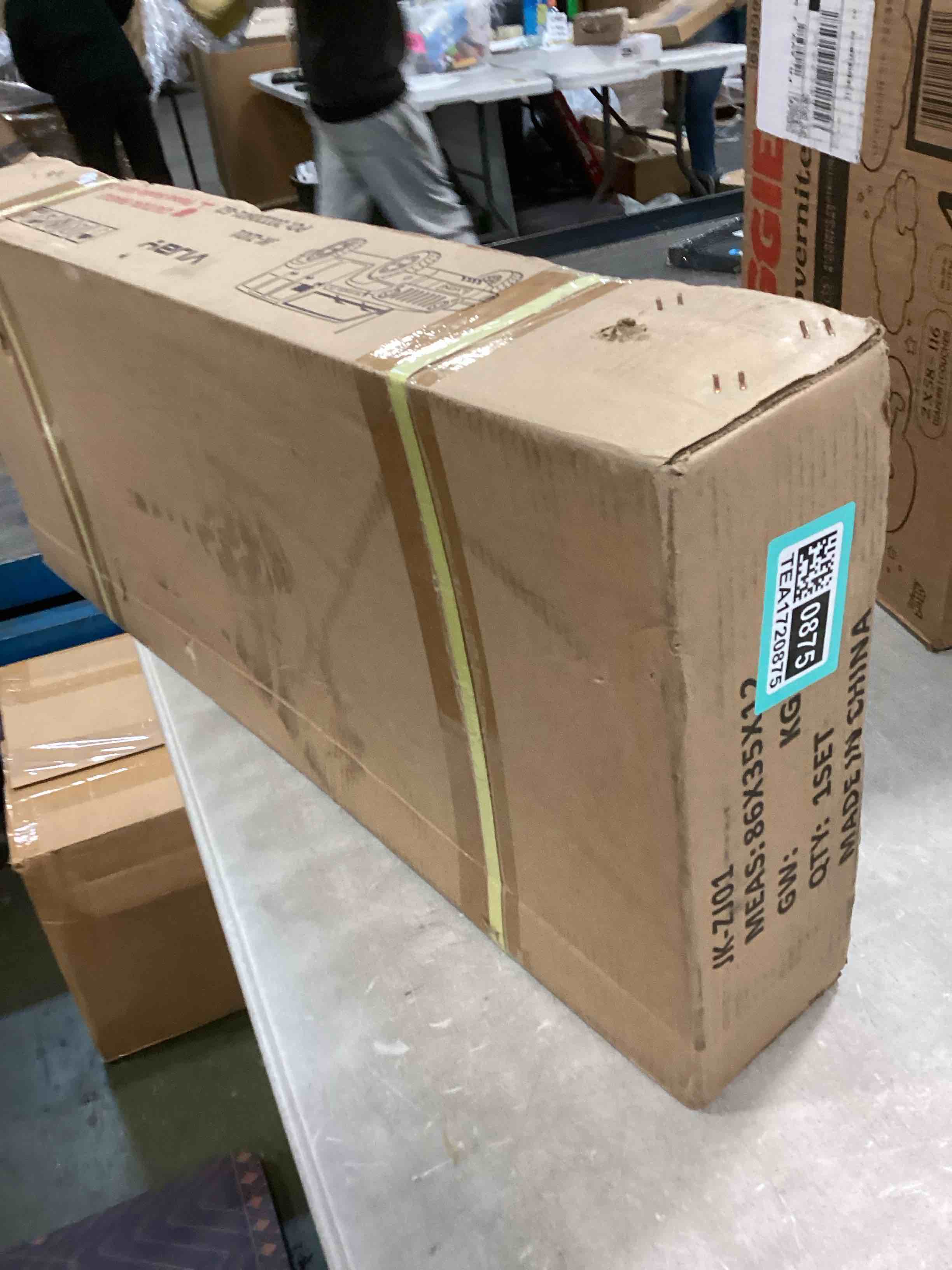 https://s3.amazonaws.com/lotting-images-prod/bidfta/TEA1720875_1732738891654.jpeg
