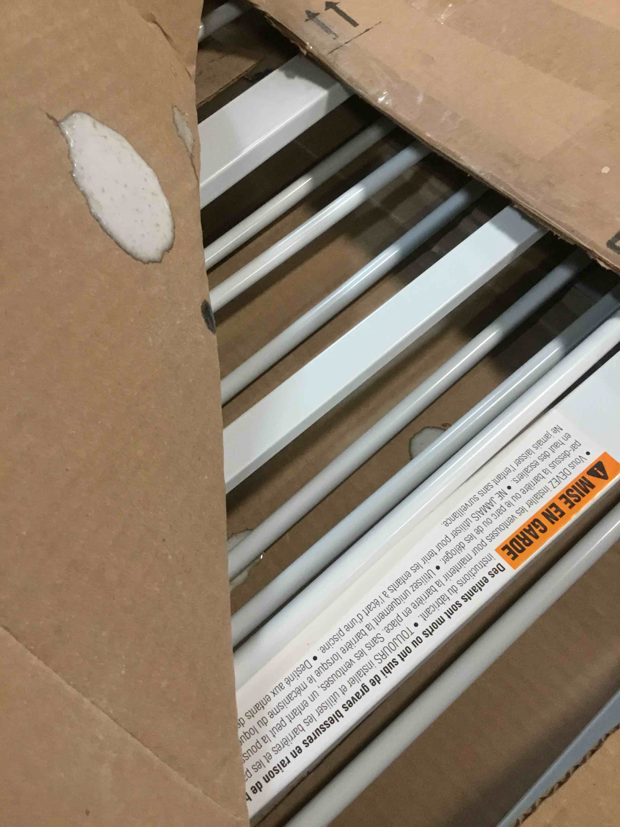 https://s3.amazonaws.com/lotting-images-prod/bidfta/TEA1726422_1732627023811.jpeg