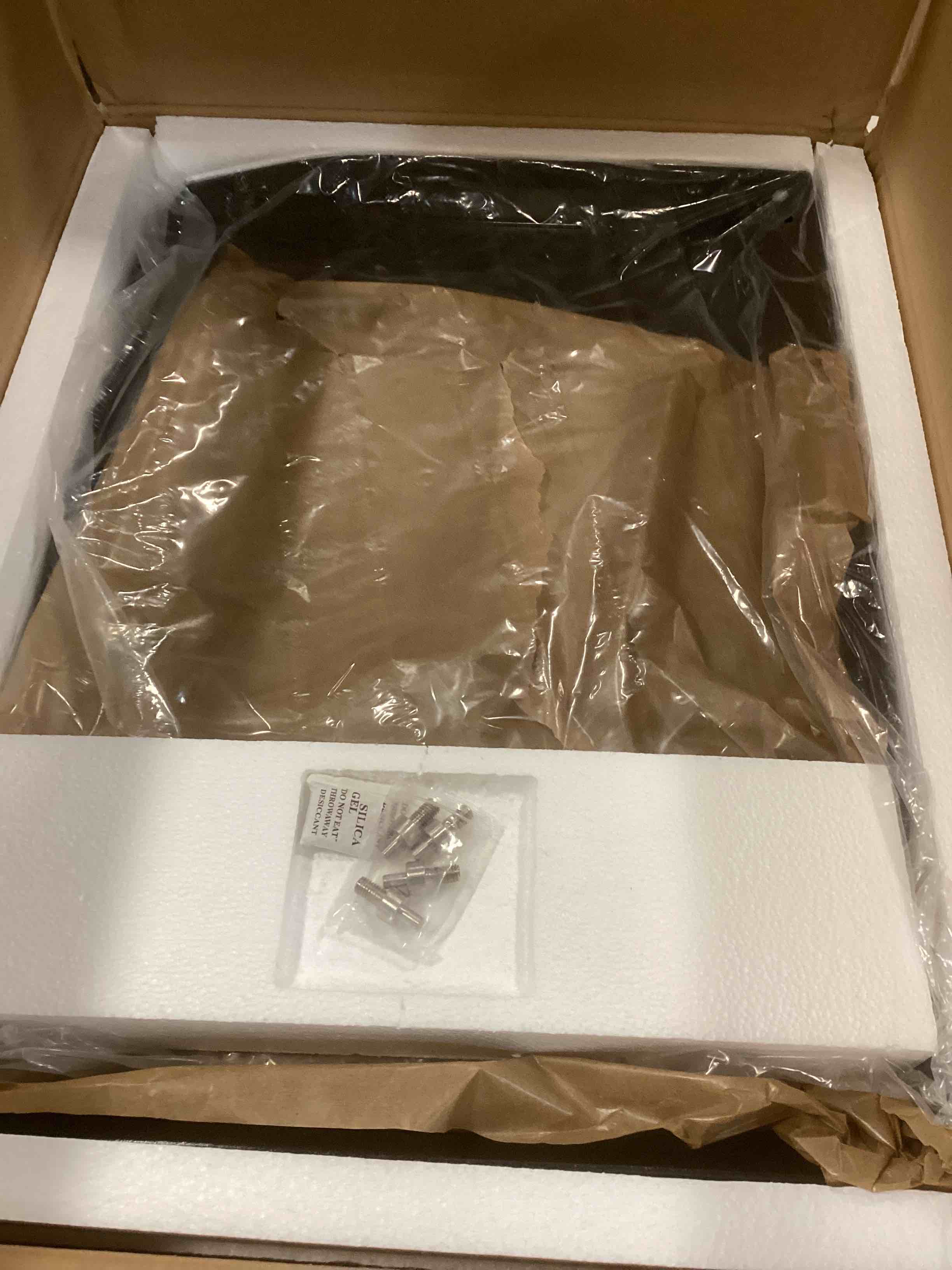 https://s3.amazonaws.com/lotting-images-prod/bidfta/TEA1729285_1732731128802.jpeg