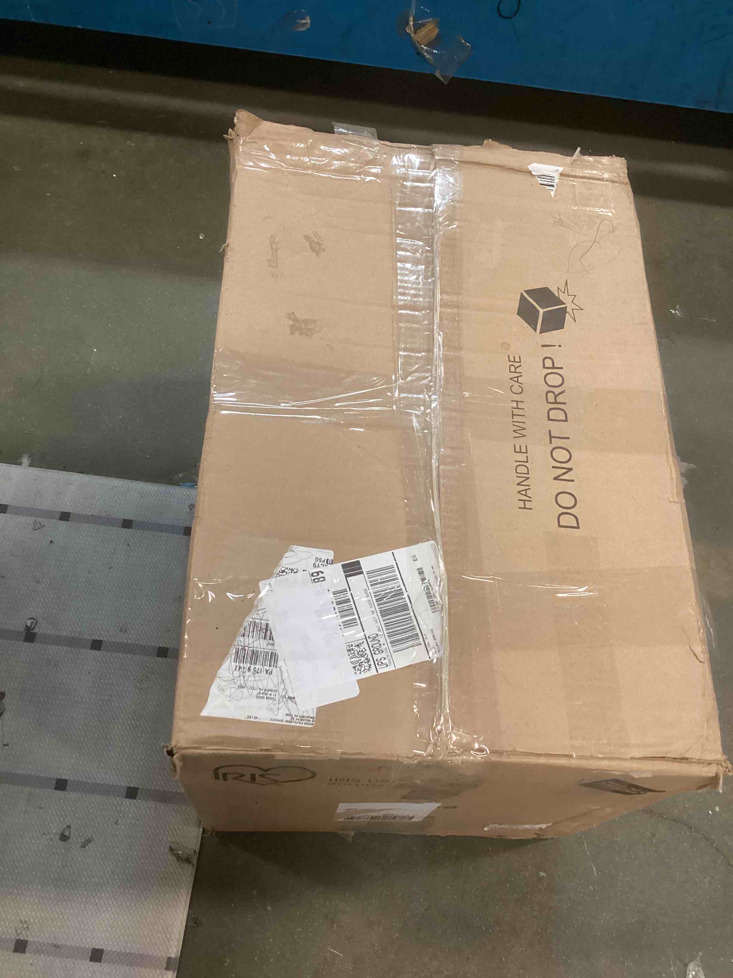 https://s3.amazonaws.com/lotting-images-prod/bidfta/TEA1729290_1732731692381.jpeg