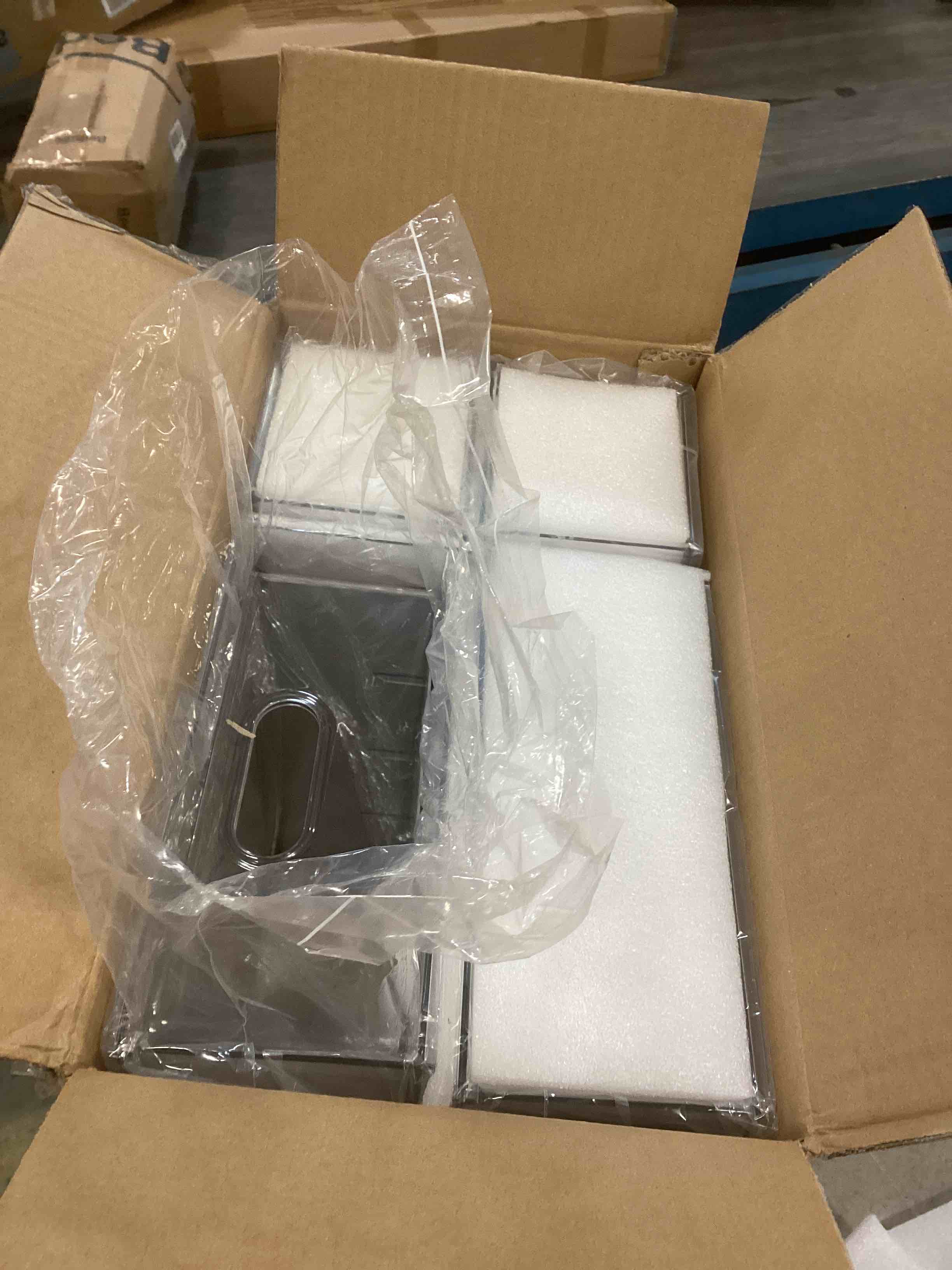 https://s3.amazonaws.com/lotting-images-prod/bidfta/TEA1729343_1732886394429.jpeg
