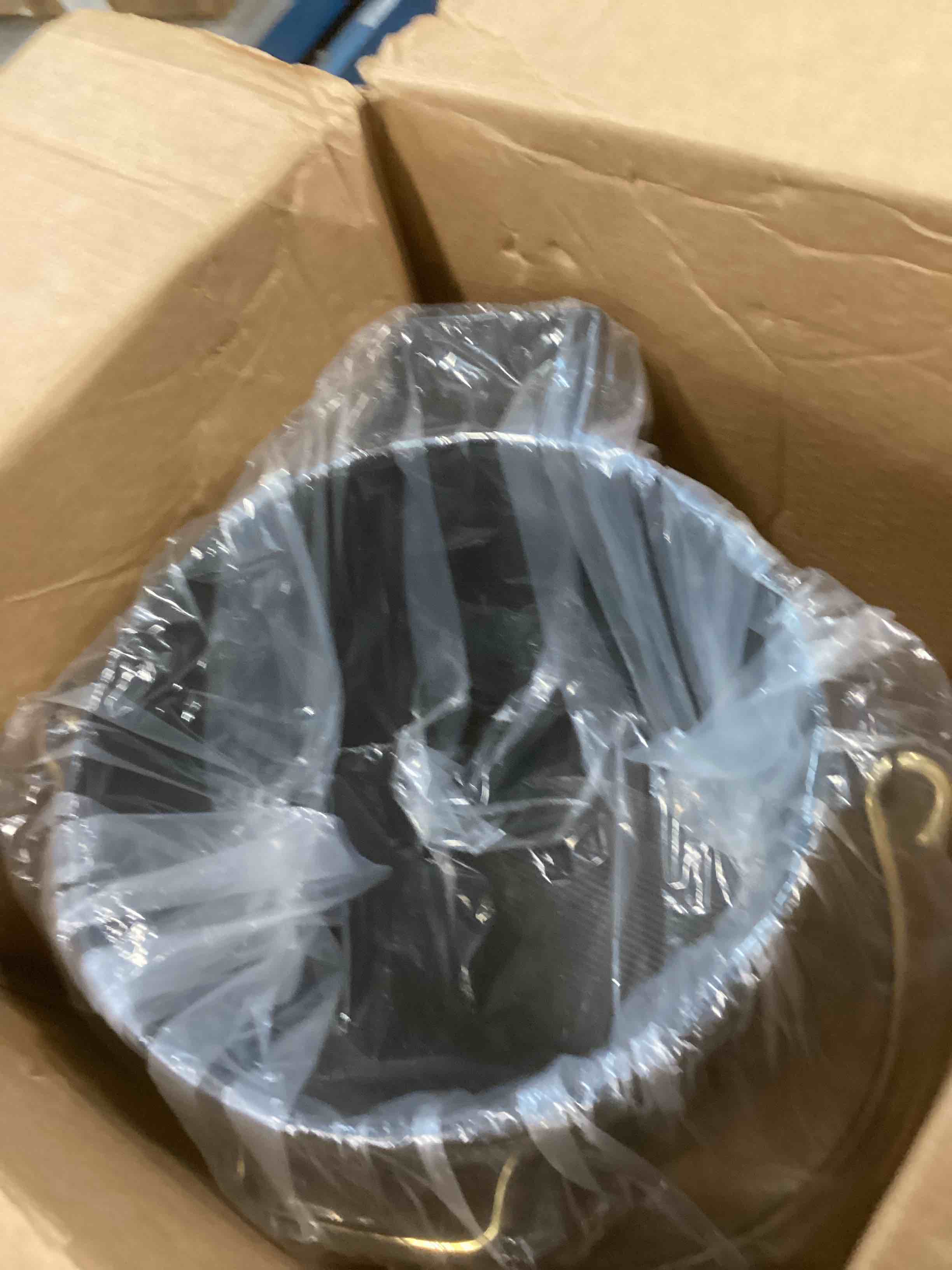 https://s3.amazonaws.com/lotting-images-prod/bidfta/TEA1729489_1732914596747.jpeg