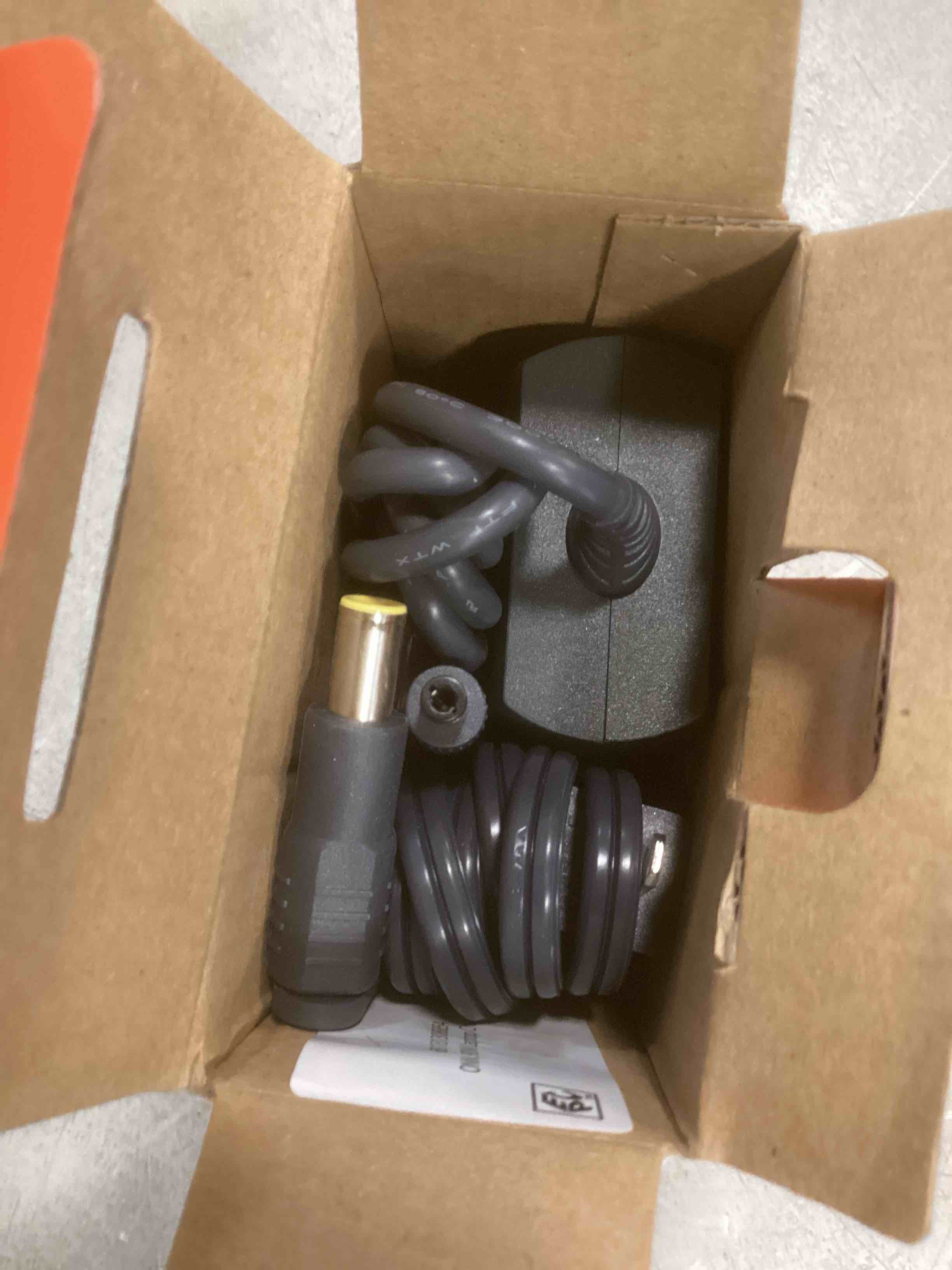 https://s3.amazonaws.com/lotting-images-prod/bidfta/TEA1729883_1733258871662.jpeg